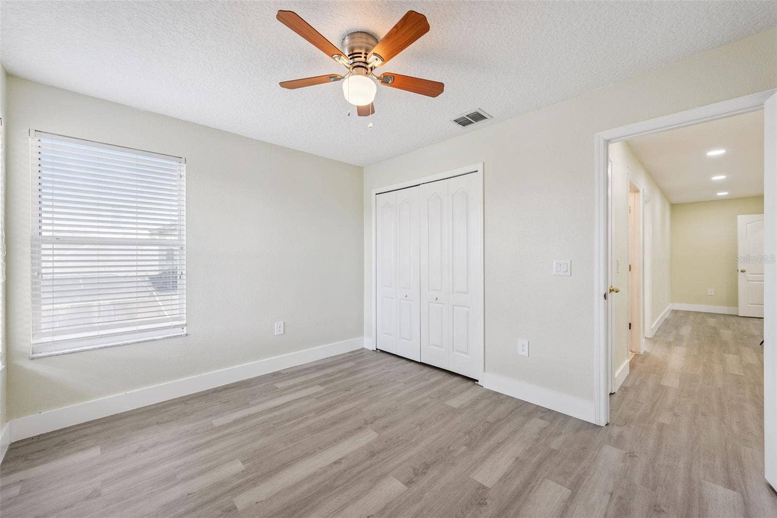 4207 ANDOVER CAY BOULEVARD, Orlando, FL 32825 4207 ANDOVER CAY BOULEVARD, Orlando, FL 32825