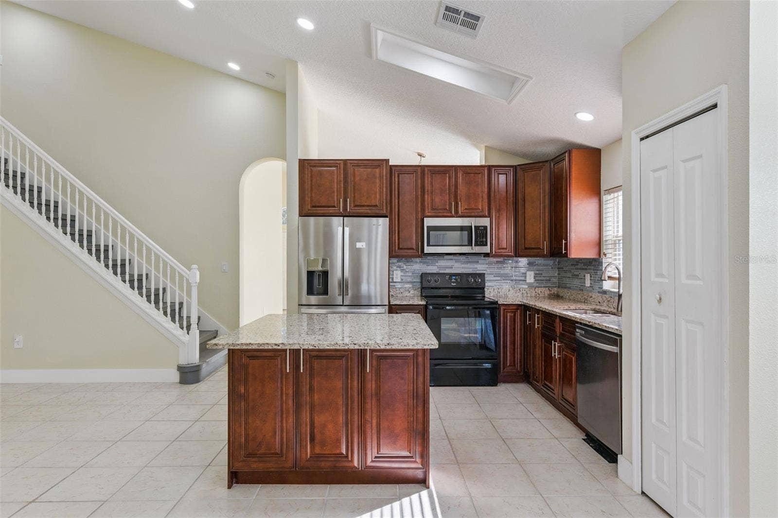 4207 ANDOVER CAY BOULEVARD, Orlando, FL 32825 4207 ANDOVER CAY BOULEVARD, Orlando, FL 32825