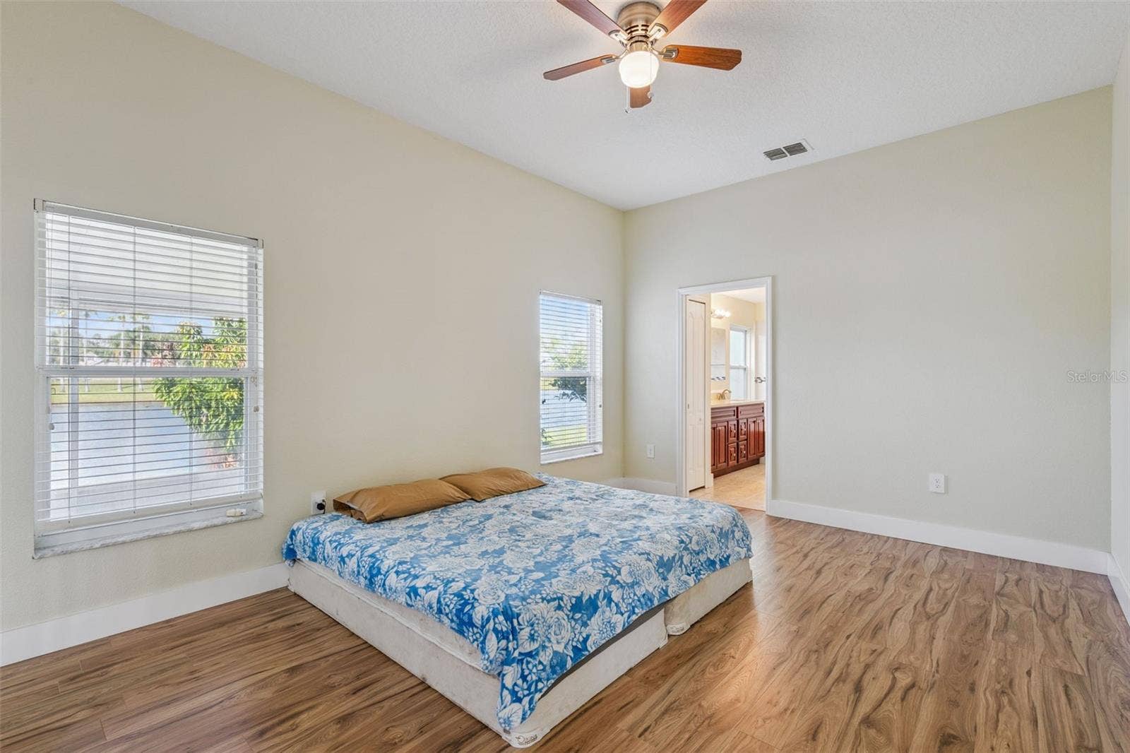 4207 ANDOVER CAY BOULEVARD, Orlando, FL 32825 4207 ANDOVER CAY BOULEVARD, Orlando, FL 32825