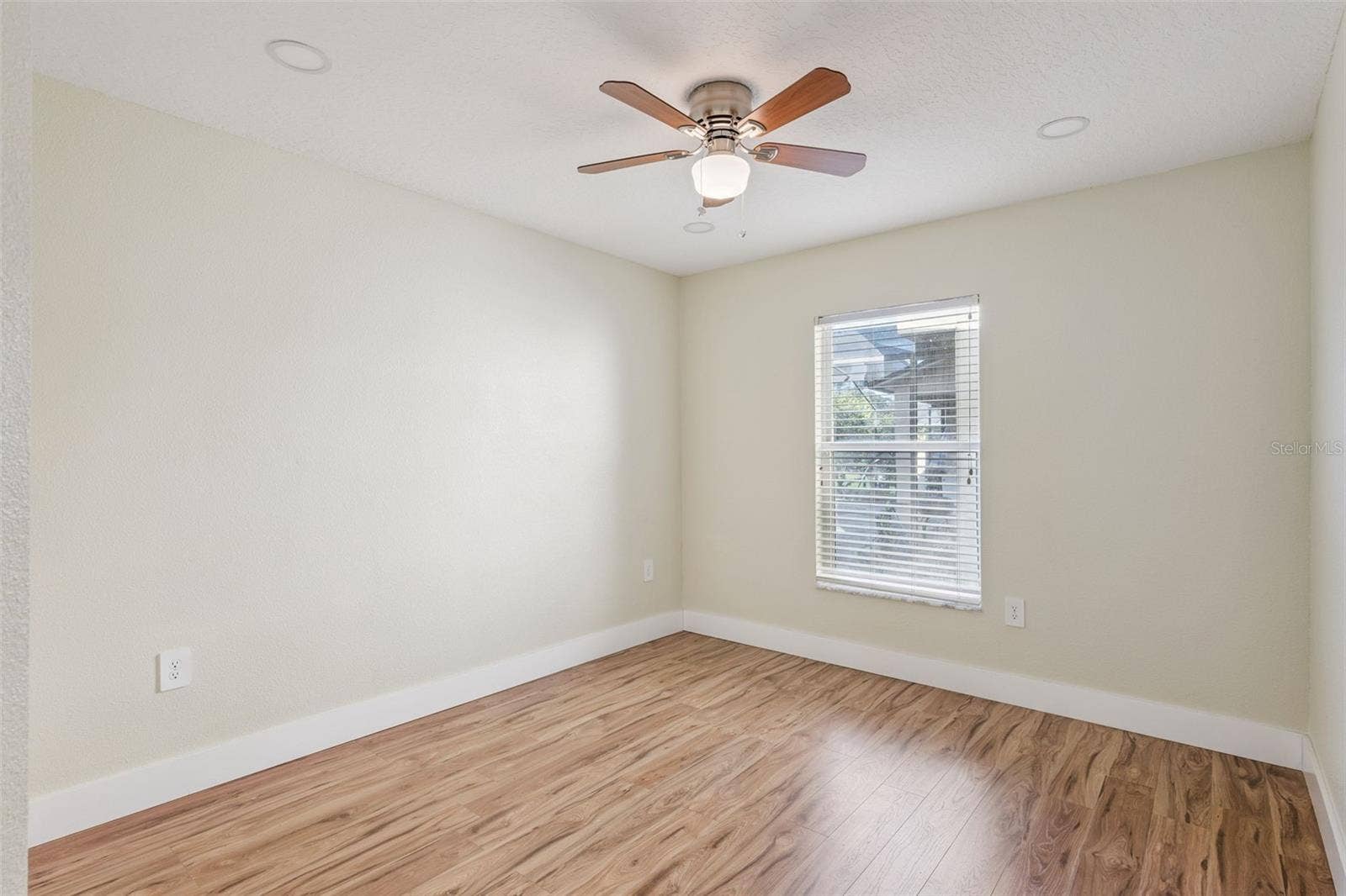 4207 ANDOVER CAY BOULEVARD, Orlando, FL 32825 4207 ANDOVER CAY BOULEVARD, Orlando, FL 32825