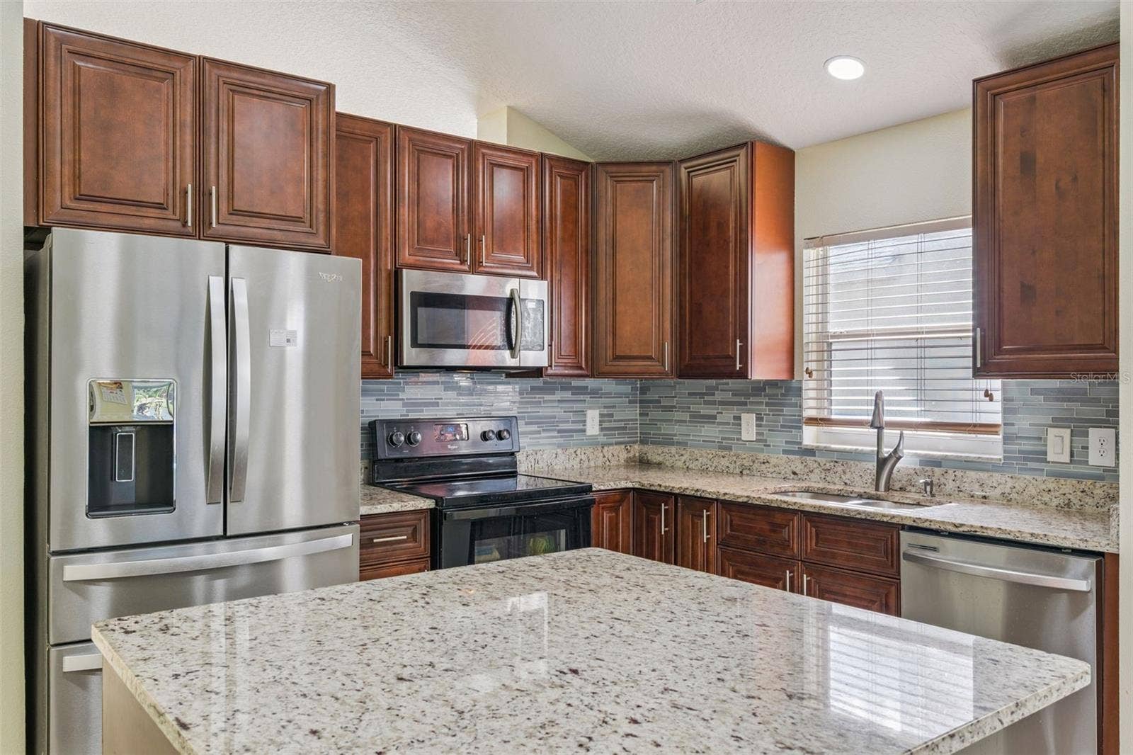 4207 ANDOVER CAY BOULEVARD, Orlando, FL 32825 4207 ANDOVER CAY BOULEVARD, Orlando, FL 32825