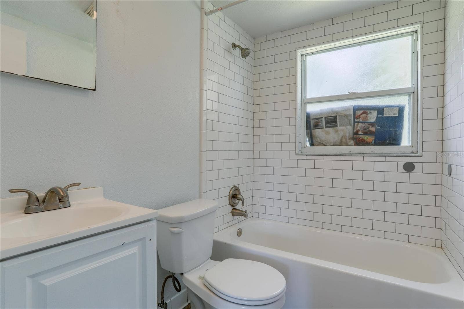 6410 CALYPSO DRIVE, Orlando, FL 32809 6410 CALYPSO DRIVE, Orlando, FL 32809
