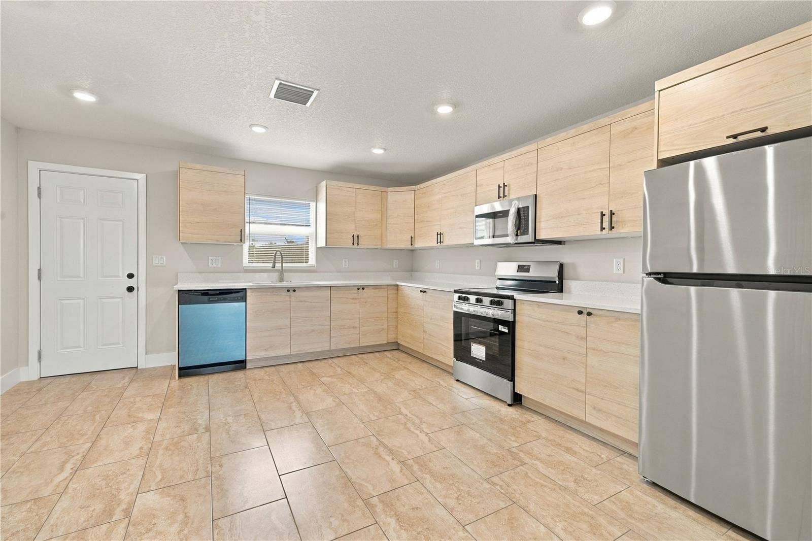 425 PEARL STREET, Lake Hamilton, FL 33851 UNIT 427