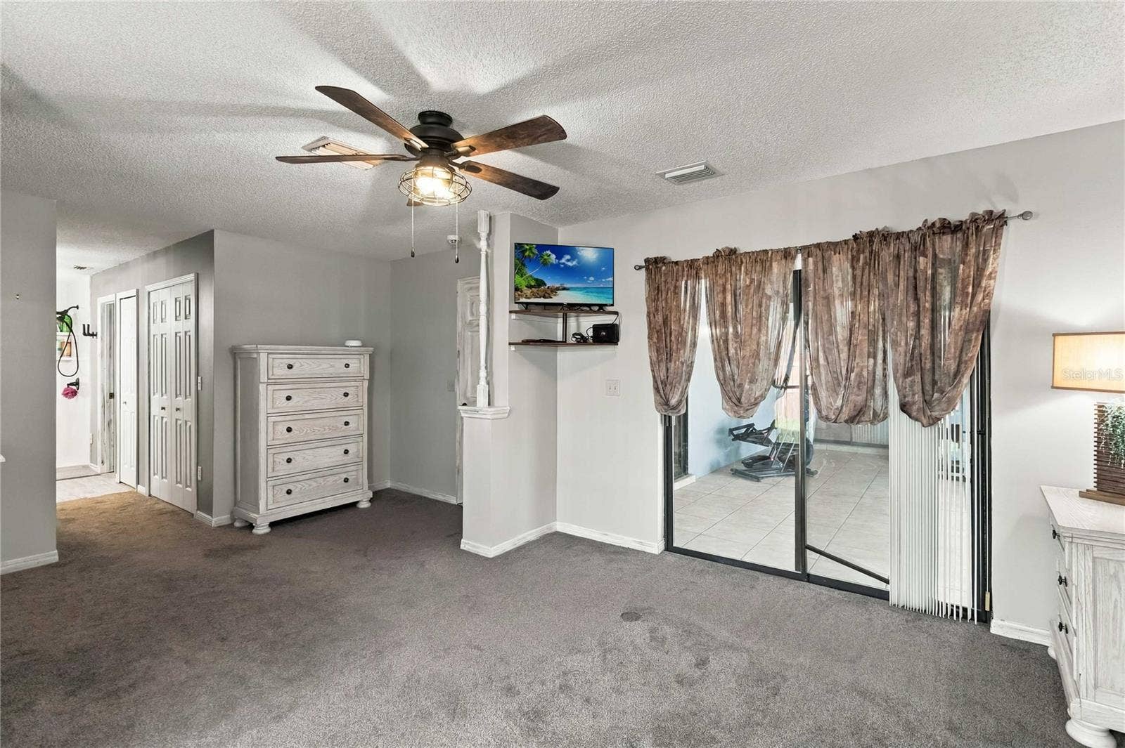 2490 ALBANY DRIVE, Kissimmee, FL 34758 2490 ALBANY DRIVE, Kissimmee, FL 34758