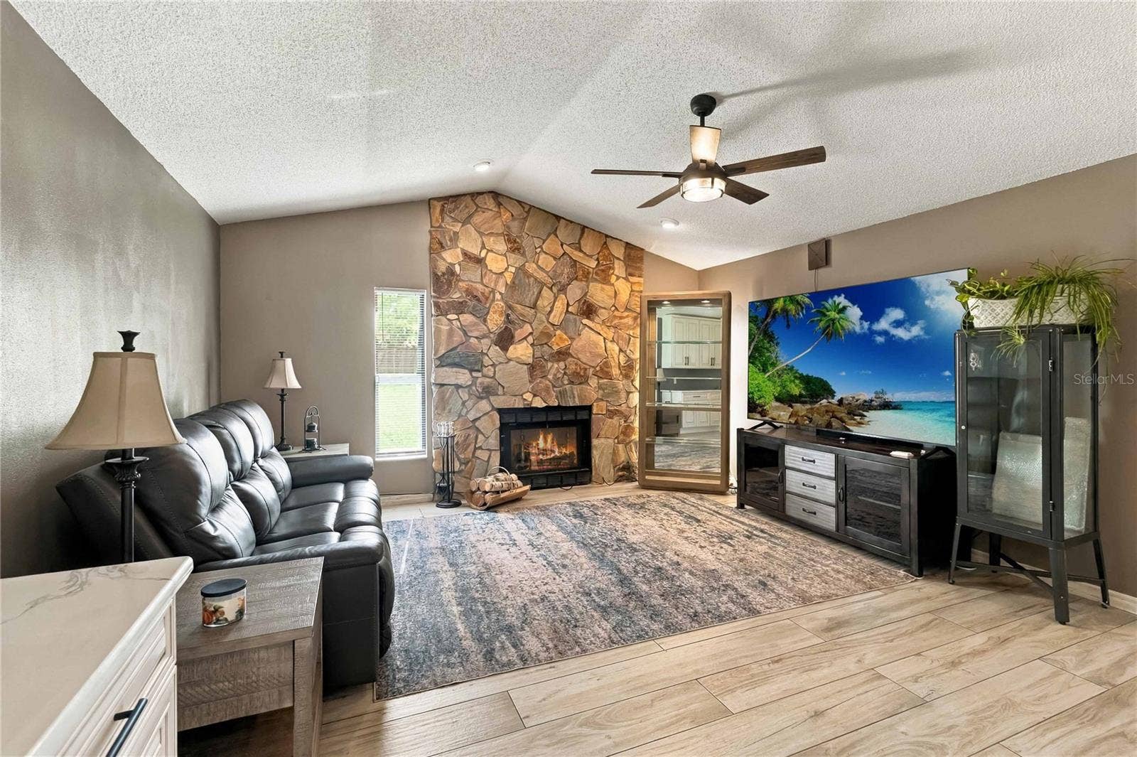 2490 ALBANY DRIVE, Kissimmee, FL 34758 2490 ALBANY DRIVE, Kissimmee, FL 34758