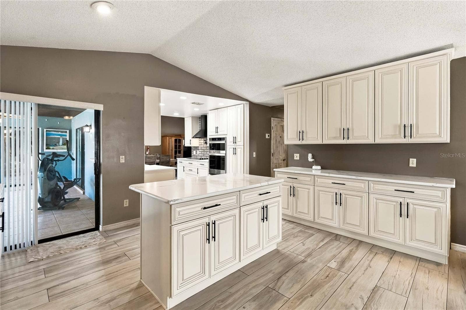 2490 ALBANY DRIVE, Kissimmee, FL 34758 2490 ALBANY DRIVE, Kissimmee, FL 34758