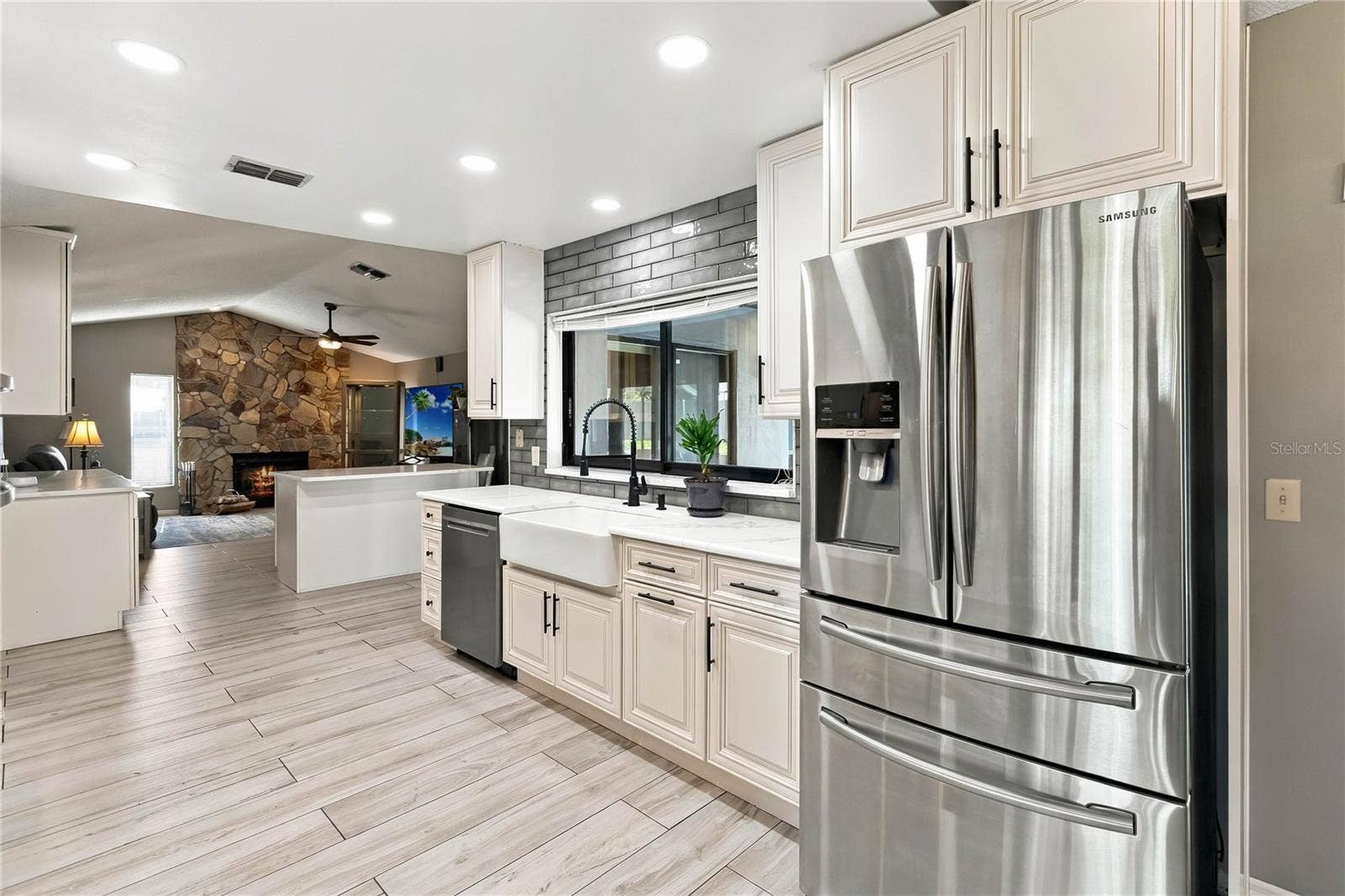 2490 ALBANY DRIVE, Kissimmee, FL 34758 2490 ALBANY DRIVE, Kissimmee, FL 34758