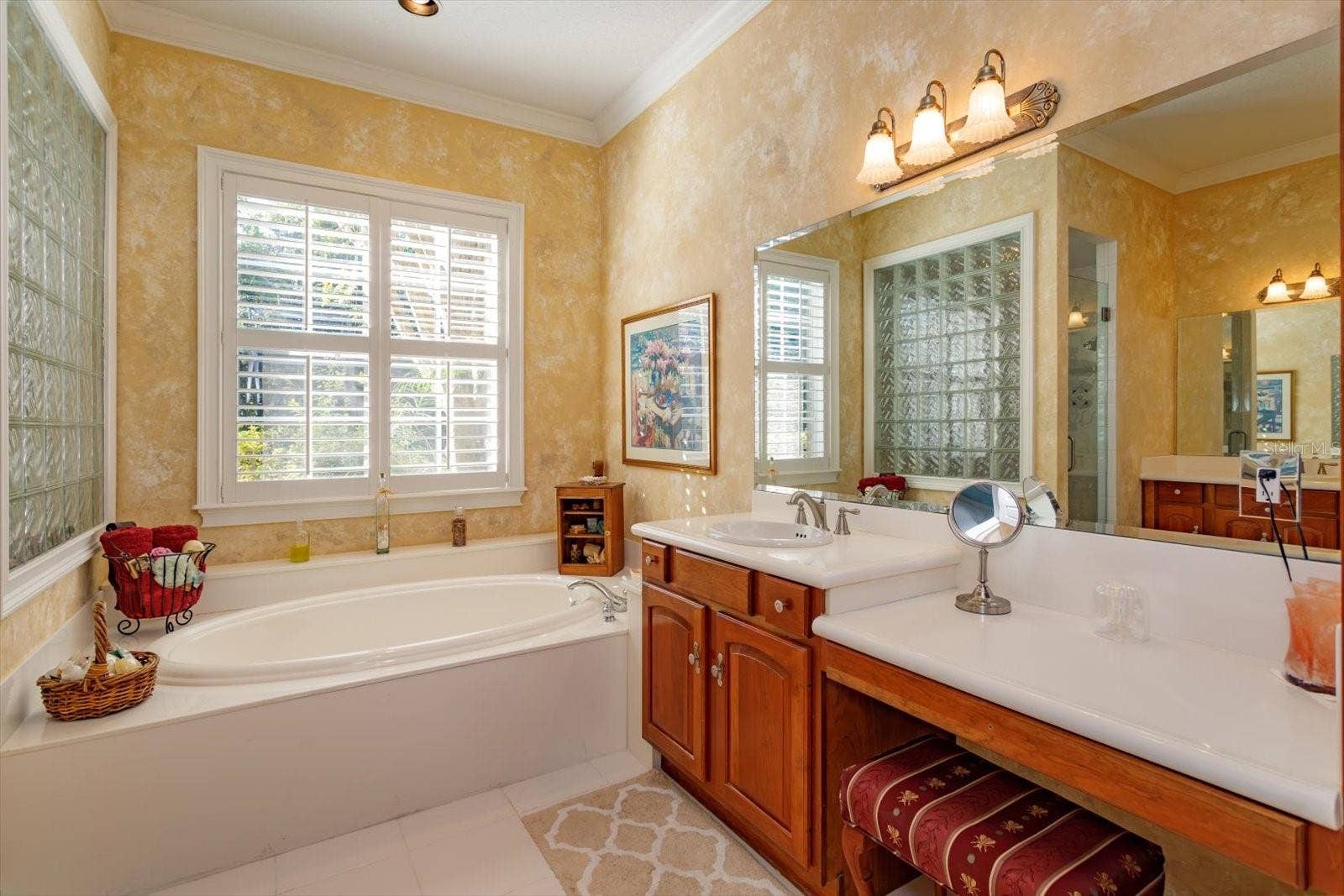 9000 GREAT HERON CIRCLE, Orlando, FL 32836 Master Bathroom
