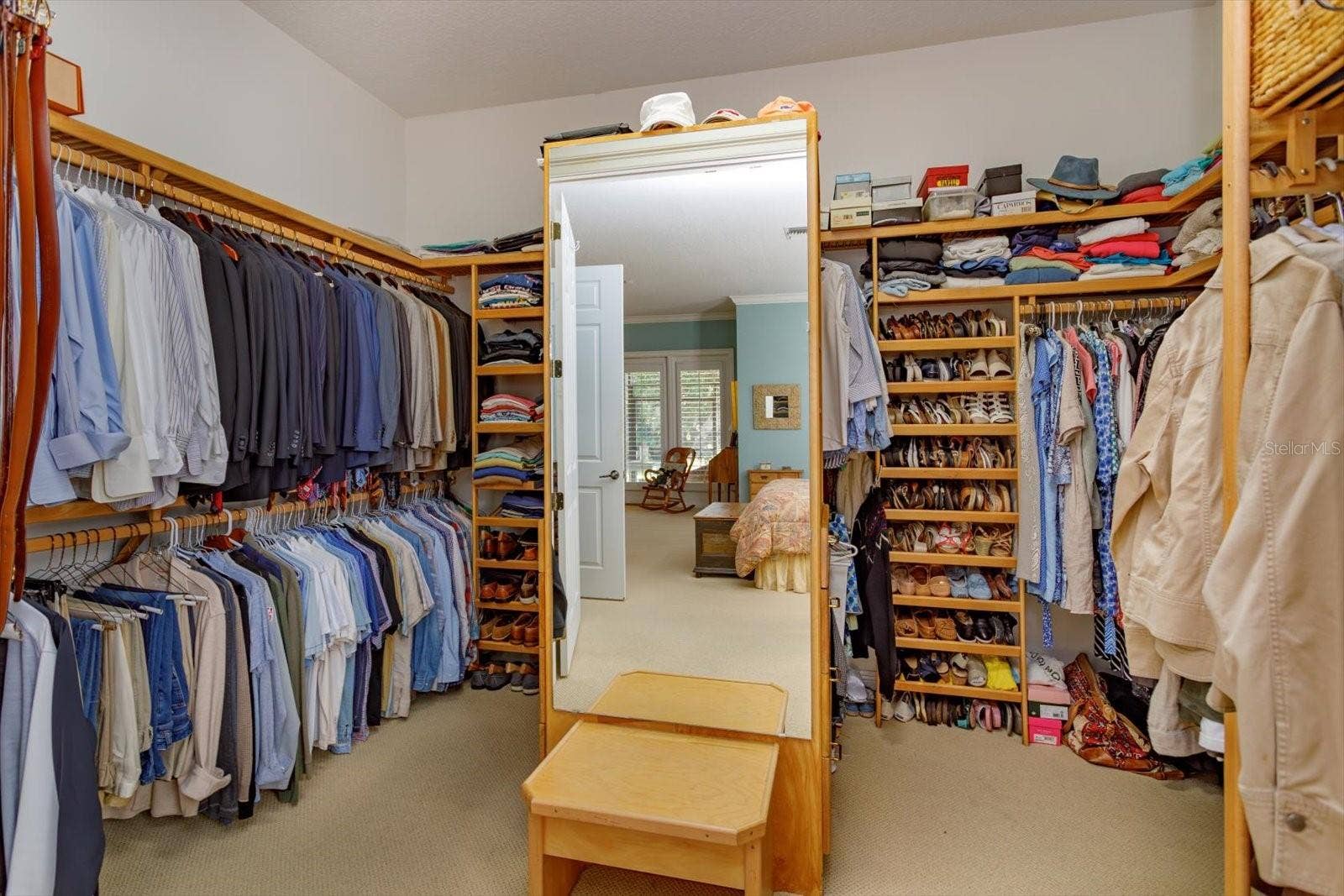 9000 GREAT HERON CIRCLE, Orlando, FL 32836 Master His / Her Closet