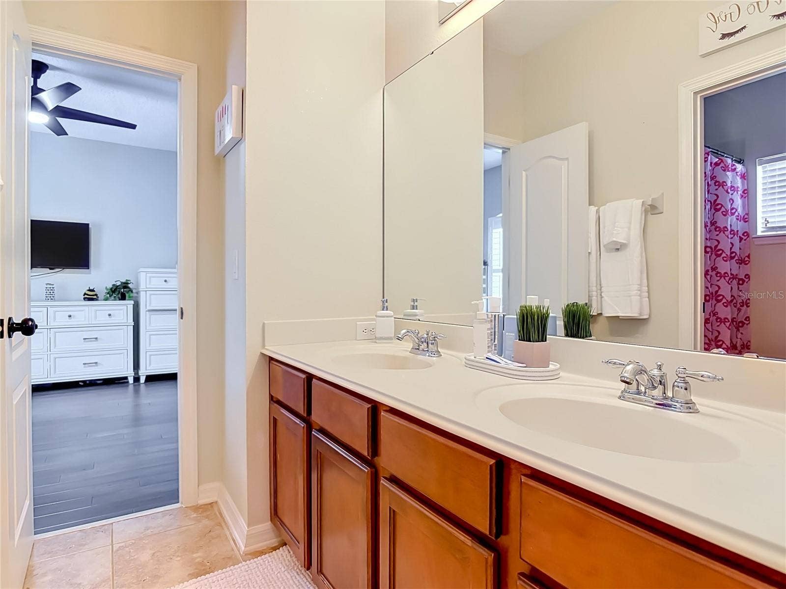 123 IVYDALE MANOR DRIVE, Deland, FL 32724 123 IVYDALE MANOR DRIVE, Deland, FL 32724