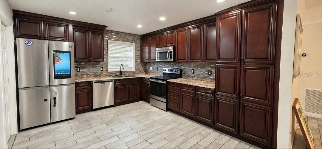 8007 MEADOWGLEN DRIVE, Orlando, FL 32810 8007 MEADOWGLEN DRIVE, Orlando, FL 32810