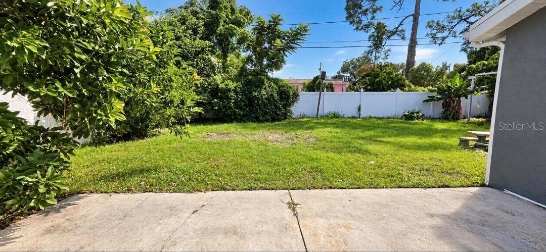 8007 MEADOWGLEN DRIVE, Orlando, FL 32810 8007 MEADOWGLEN DRIVE, Orlando, FL 32810