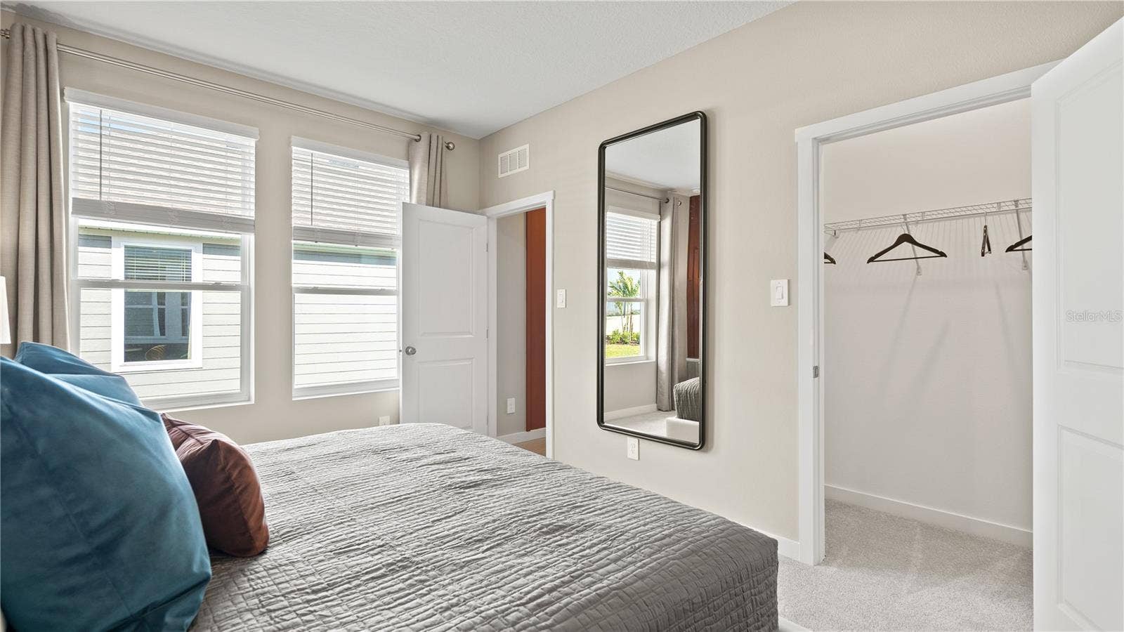 4926 WALTHAM FOREST DRIVE, Davenport, FL 33837 4926 WALTHAM FOREST DRIVE, Davenport, FL 33837