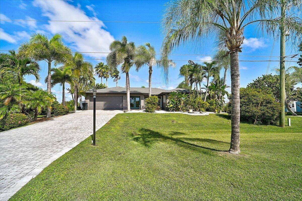 8877 CALUMET BOULEVARD, Port Charlotte, FL 33981 8877 CALUMET BOULEVARD, Port Charlotte, FL 33981