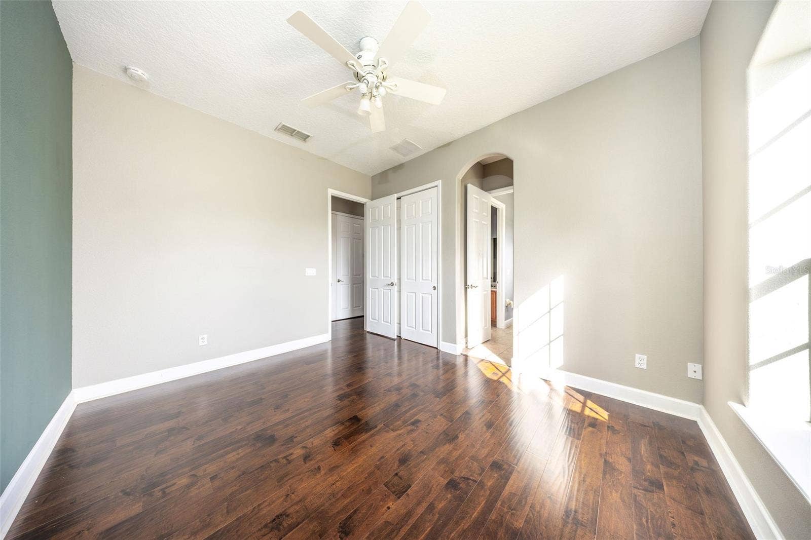 1726 ASTOR FARMS PLACE, Sanford, FL 32771 Upstairs bedroom with en suite jack-n-jill bathroom