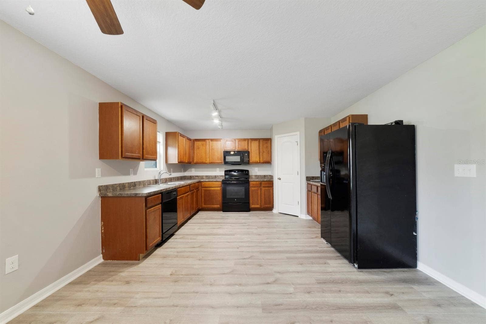 1869 SNAPPER DRIVE, Poinciana, FL 34759 1869 SNAPPER DRIVE, Poinciana, FL 34759
