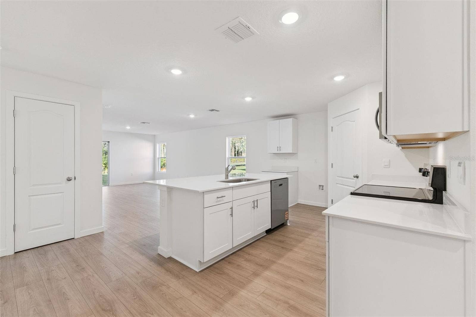 20 AMBERWOOD LANE, Ormond Beach, FL 32174 20 AMBERWOOD LANE, Ormond Beach, FL 32174