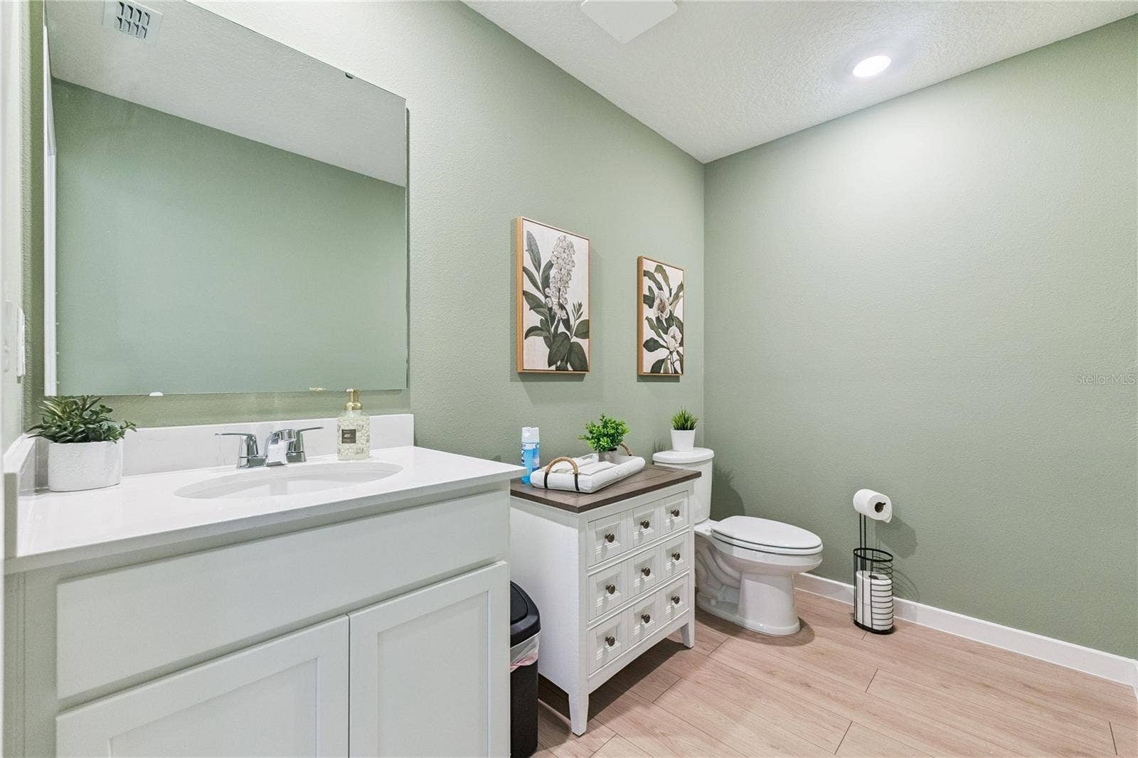 22 AMBERWOOD LANE, Ormond Beach, FL 32174 22 AMBERWOOD LANE, Ormond Beach, FL 32174
