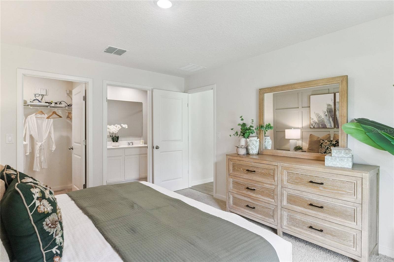 22 AMBERWOOD LANE, Ormond Beach, FL 32174 22 AMBERWOOD LANE, Ormond Beach, FL 32174