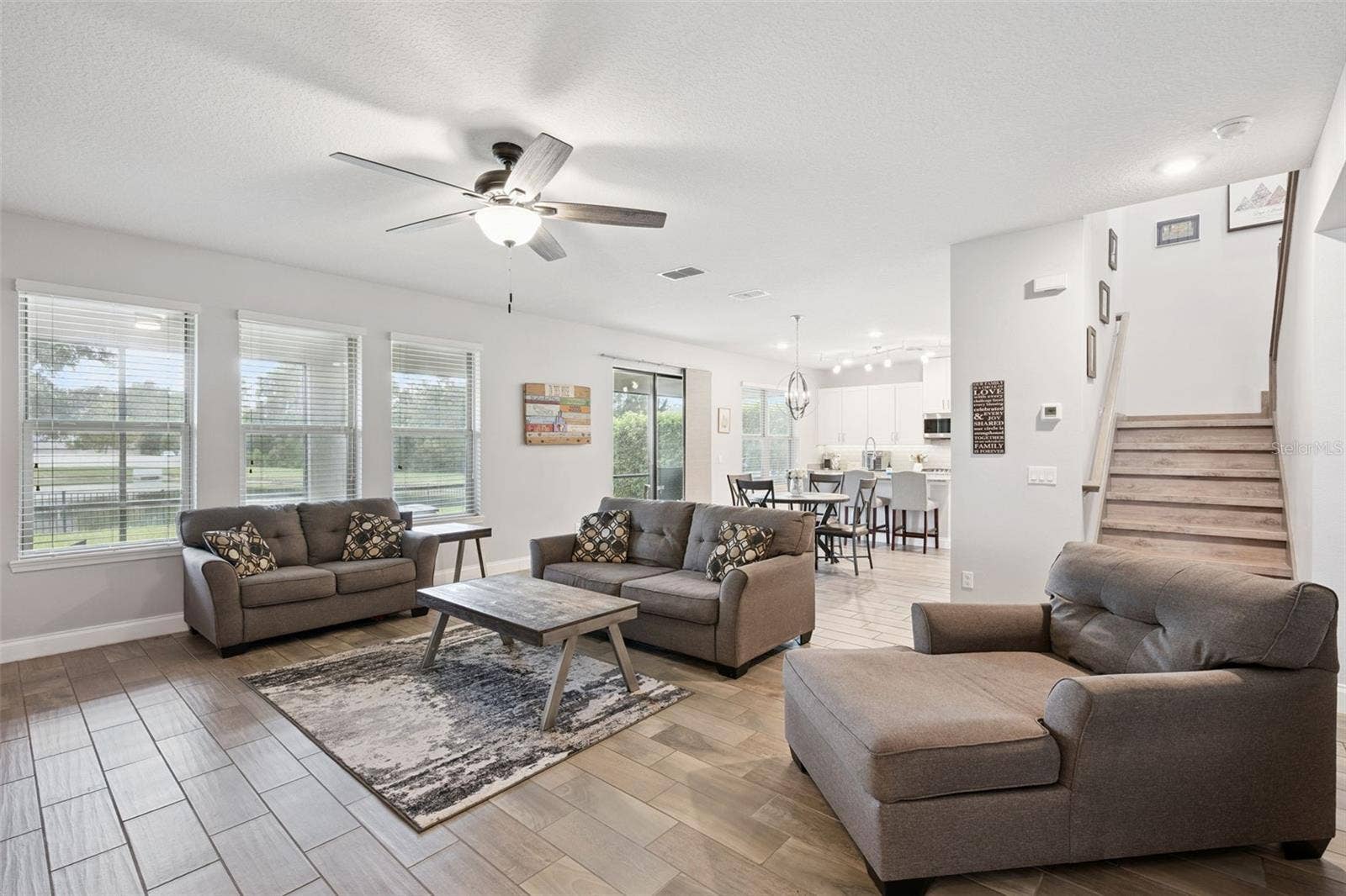 8325 VIVARO ISLE WAY, Windermere, FL 34786