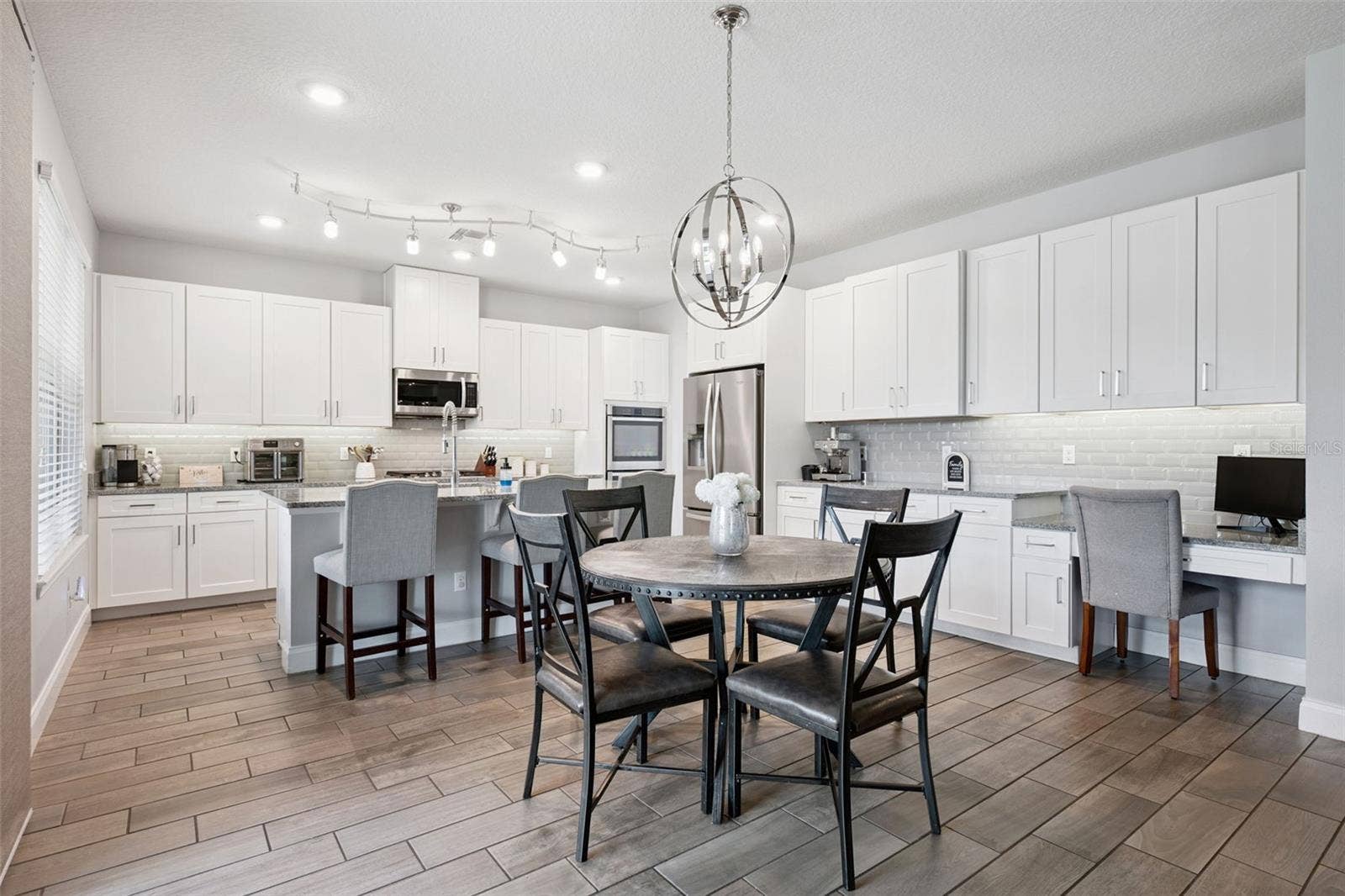 8325 VIVARO ISLE WAY, Windermere, FL 34786