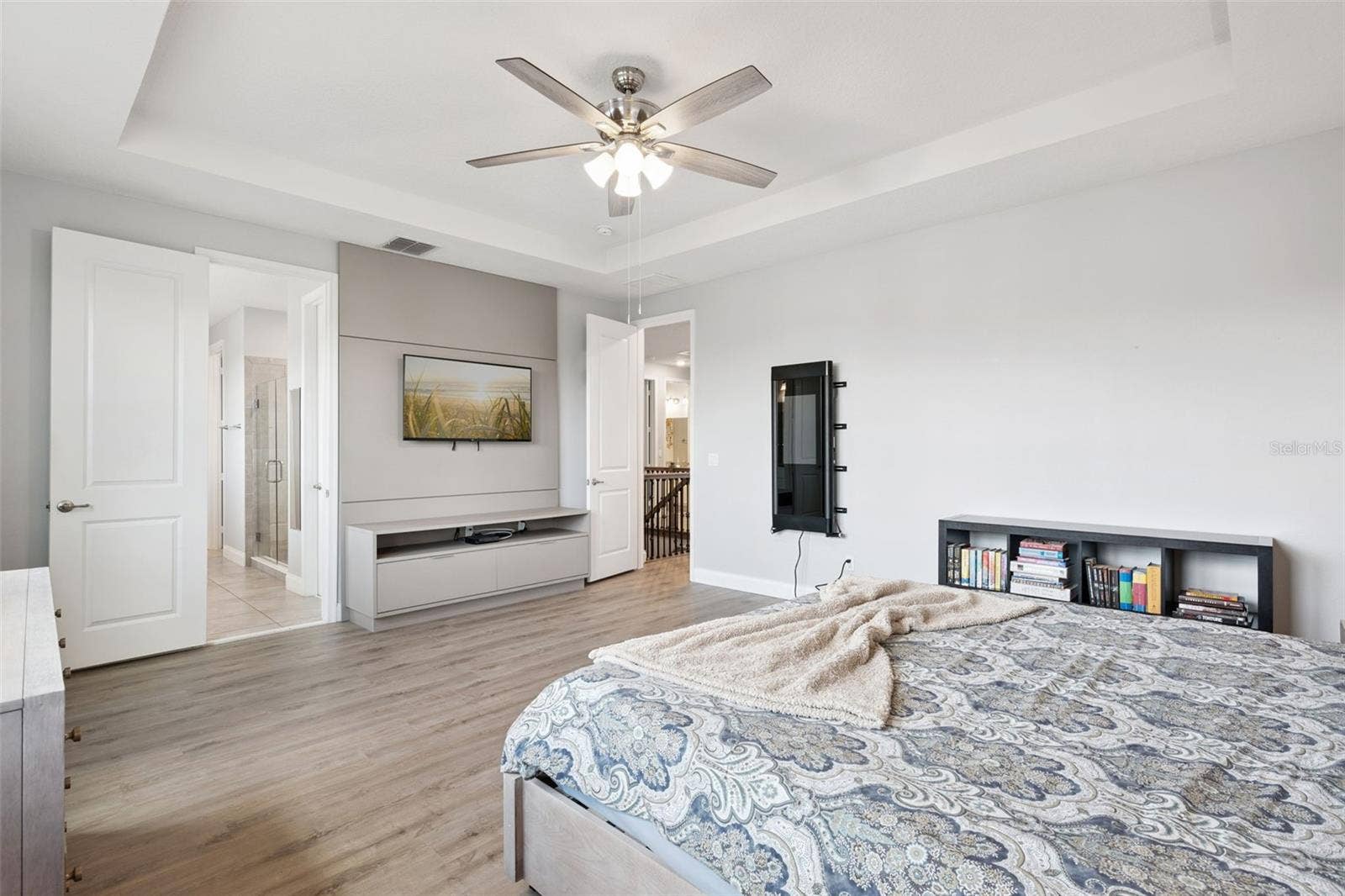 8325 VIVARO ISLE WAY, Windermere, FL 34786