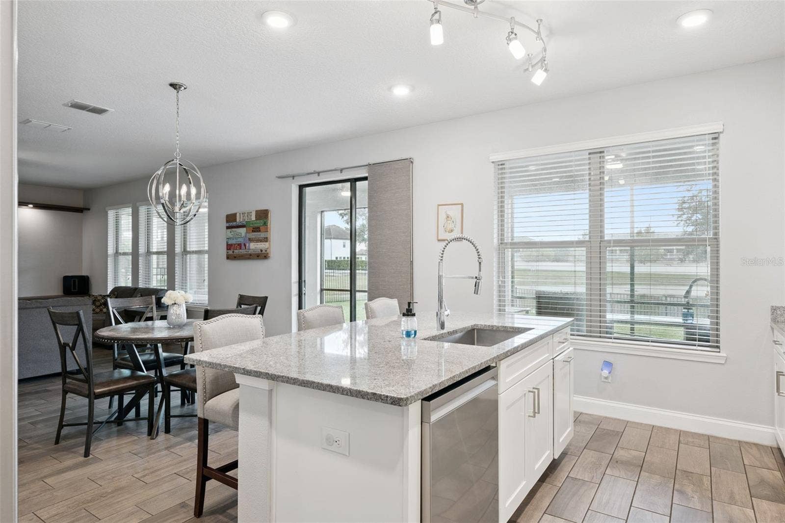 8325 VIVARO ISLE WAY, Windermere, FL 34786