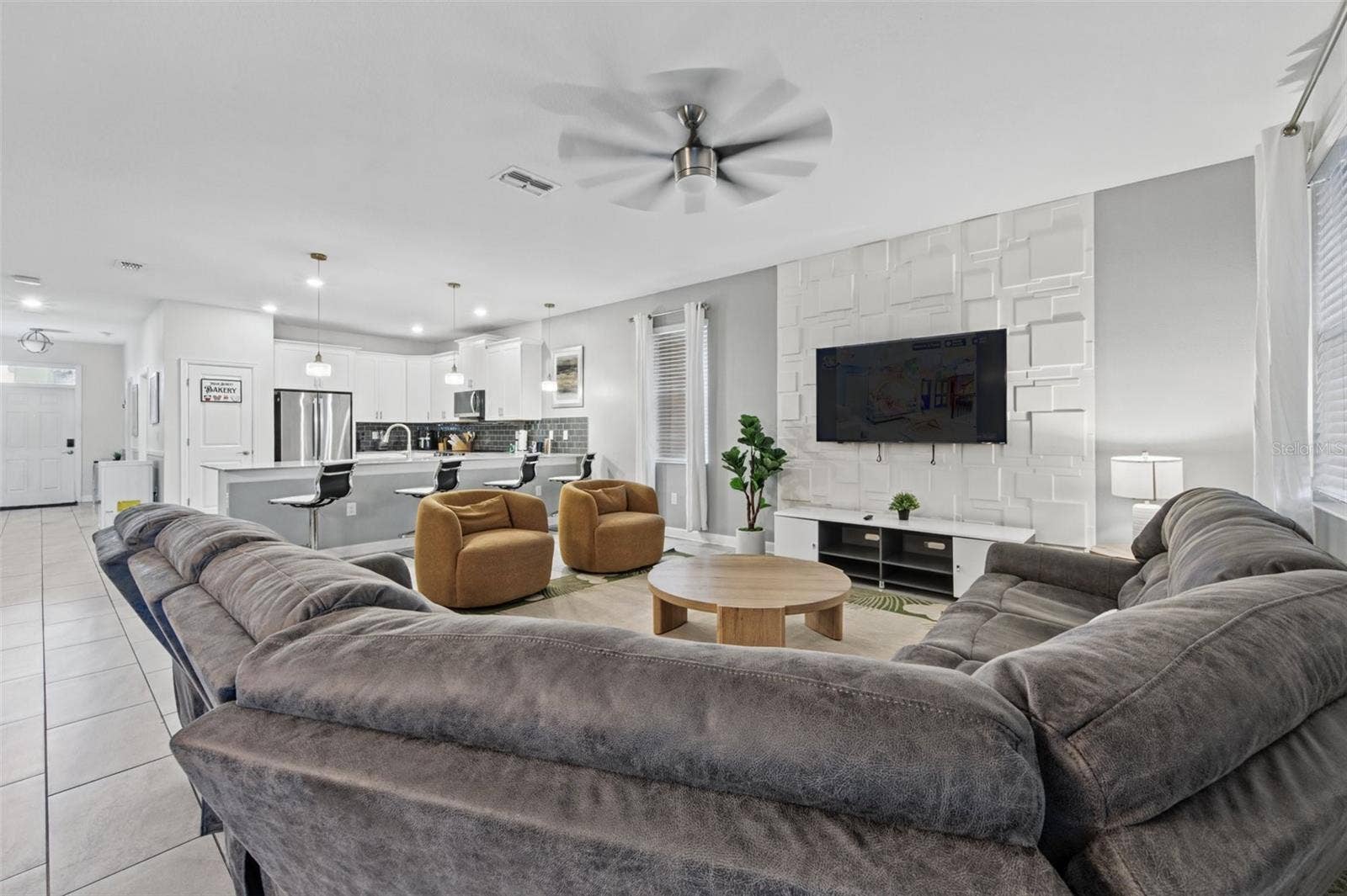 1540 MAIDSTONE COURT, Davenport, FL 33896 Family room and kitchen