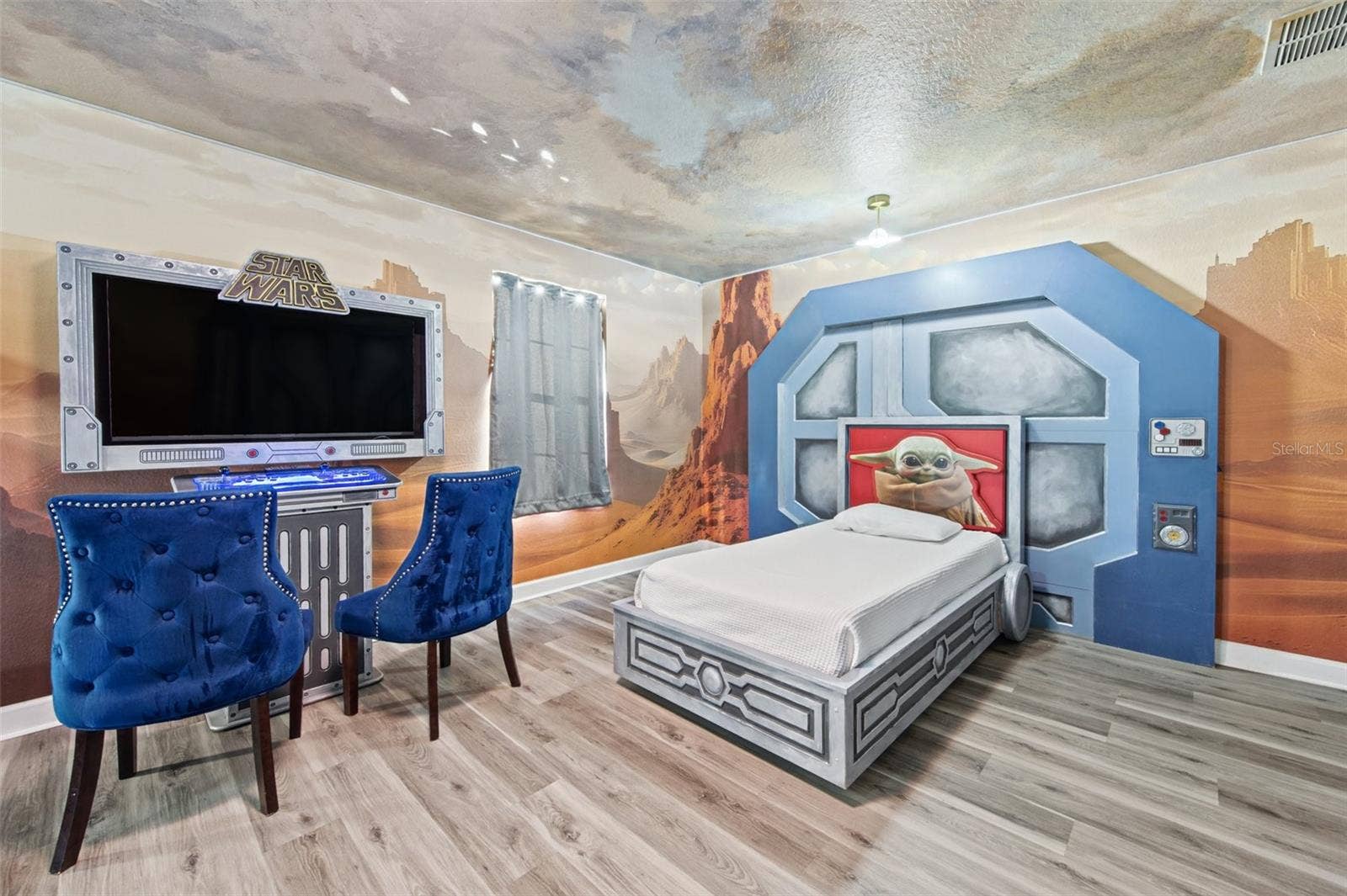 1540 MAIDSTONE COURT, Davenport, FL 33896 Space-themed bedroom