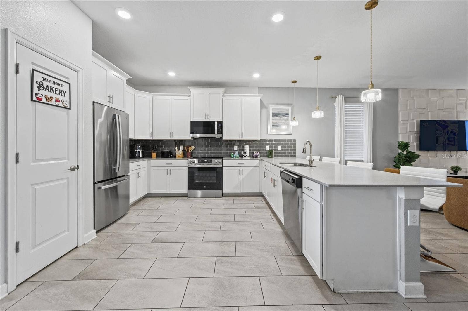 1540 MAIDSTONE COURT, Davenport, FL 33896 Kitchen