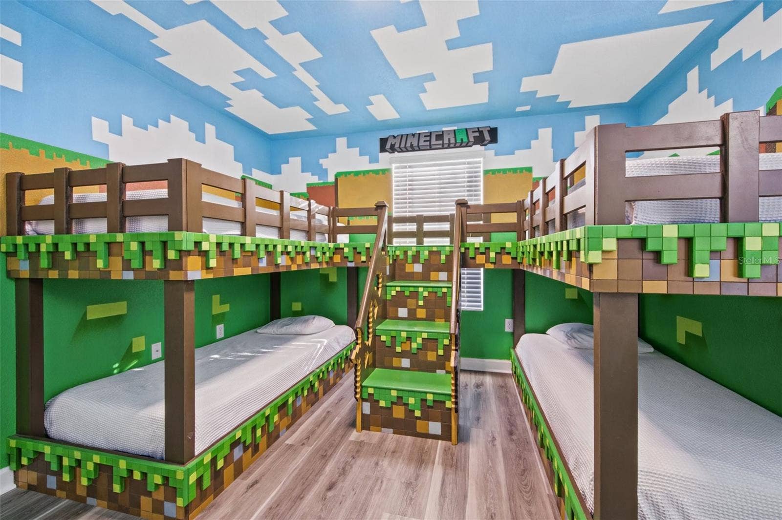 1540 MAIDSTONE COURT, Davenport, FL 33896 Block-world themed bunk room