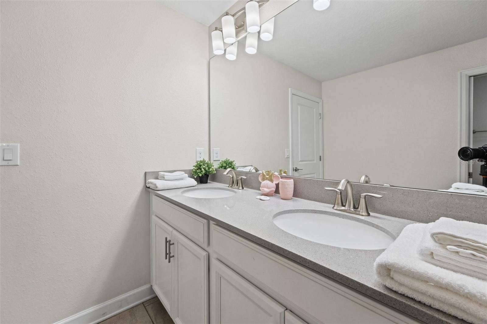 1540 MAIDSTONE COURT, Davenport, FL 33896 Bathroom vanity