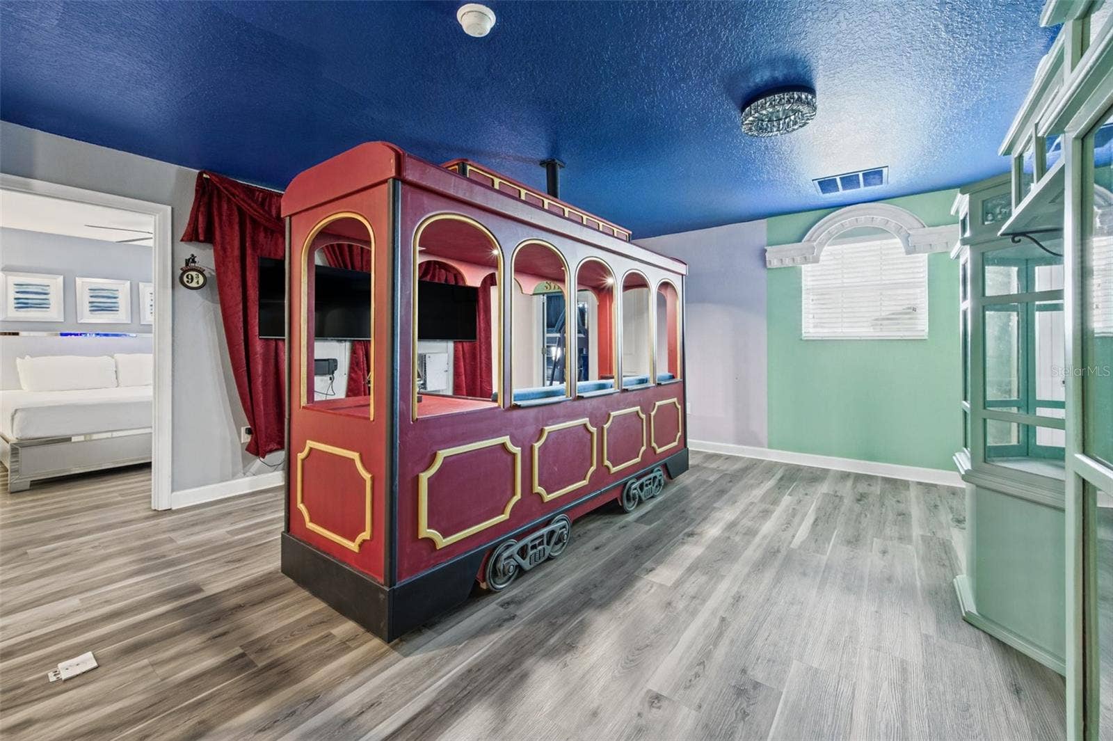 1540 MAIDSTONE COURT, Davenport, FL 33896 Themed bonus room