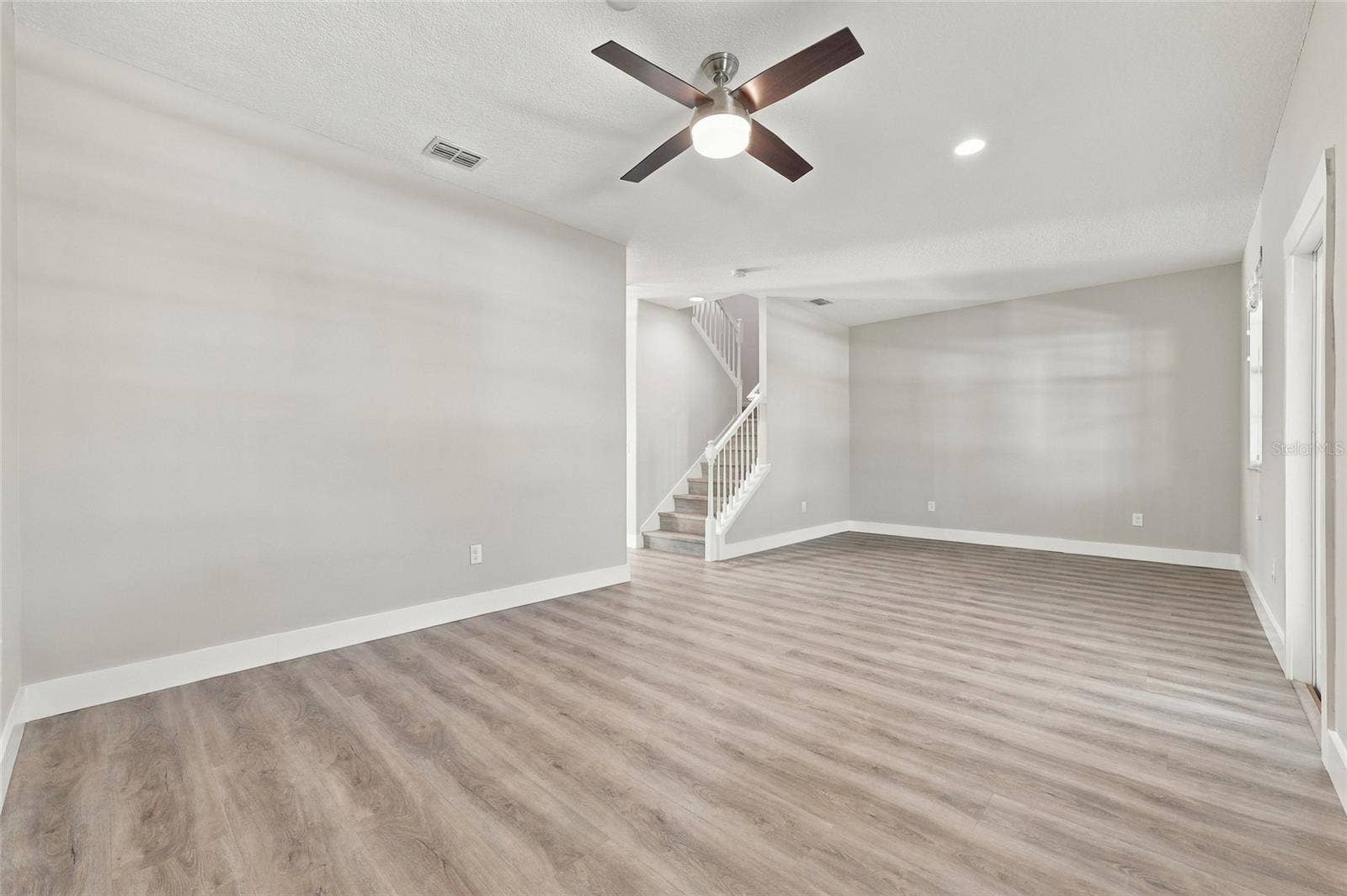 5685 NEW INDEPENDENCE PARKWAY, Winter Garden, FL 34787 5685 NEW INDEPENDENCE PARKWAY, Winter Garden, FL 34787