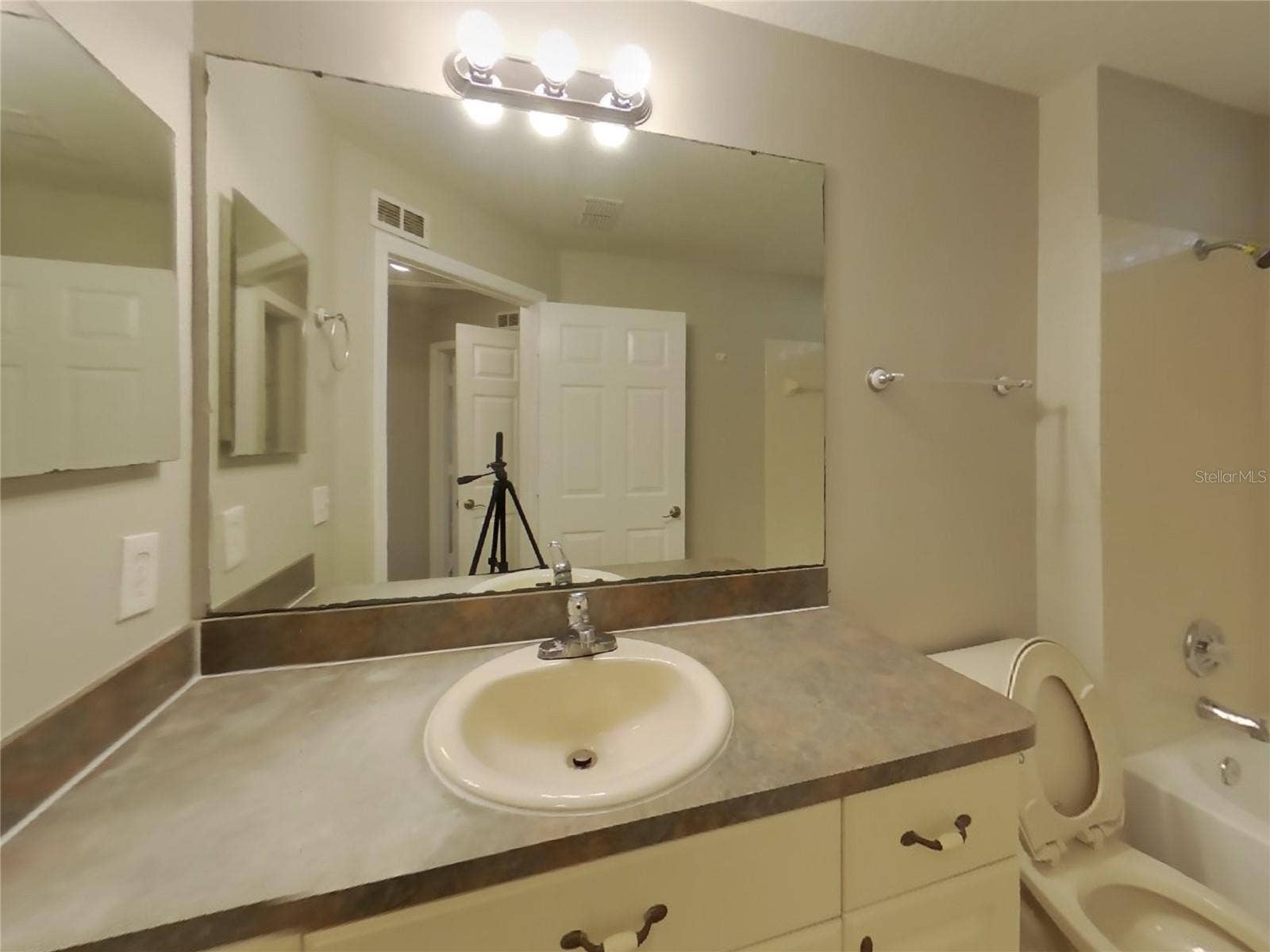 Lutz, FL 33559 Lutz, FL 33559