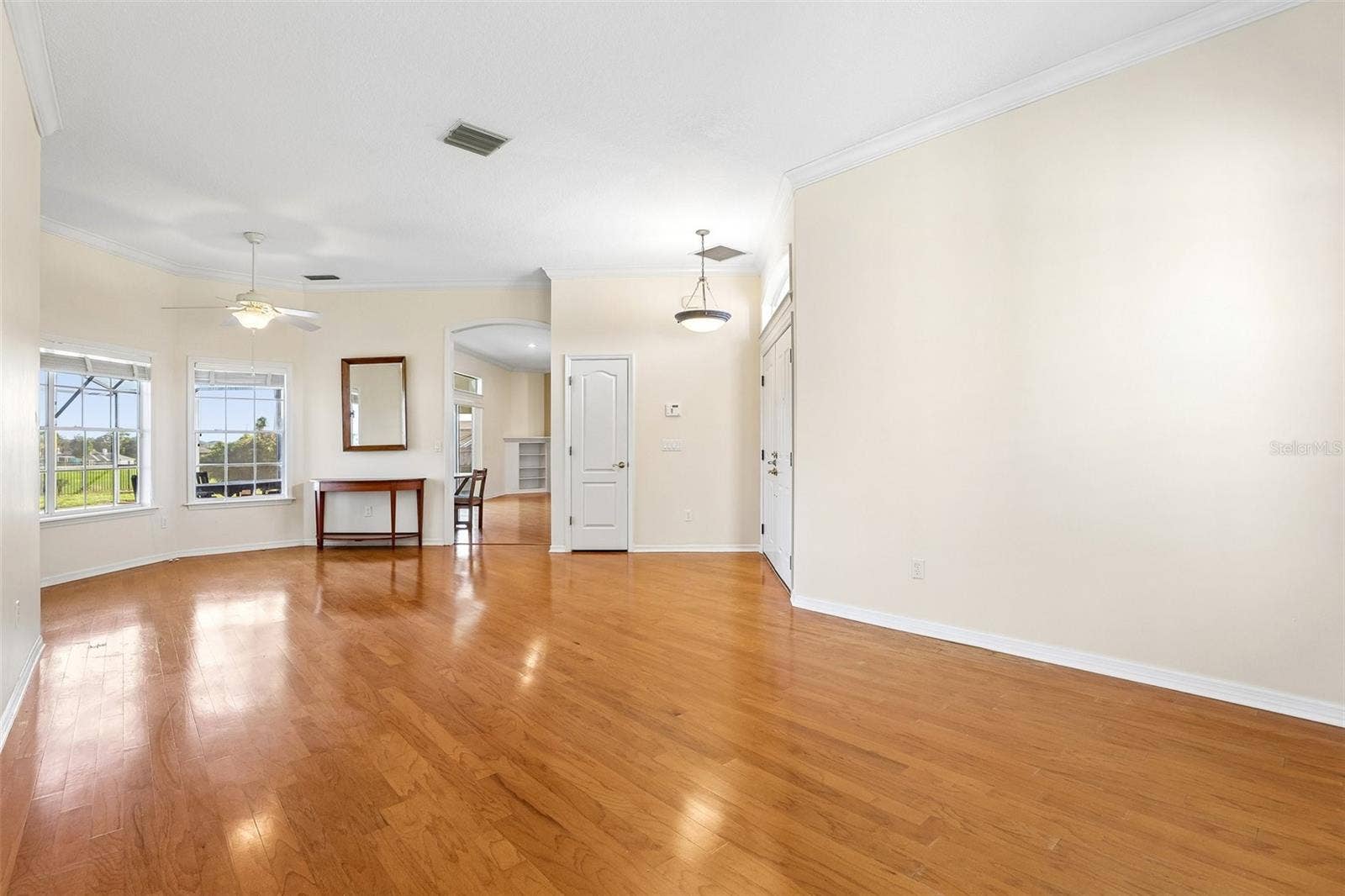 7891 BRIDGESTONE DRIVE, Orlando, FL 32835 Living Room