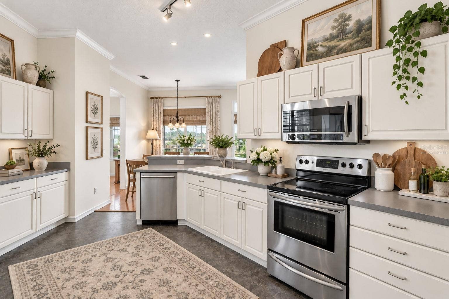 7891 BRIDGESTONE DRIVE, Orlando, FL 32835 *Virtually Staged*