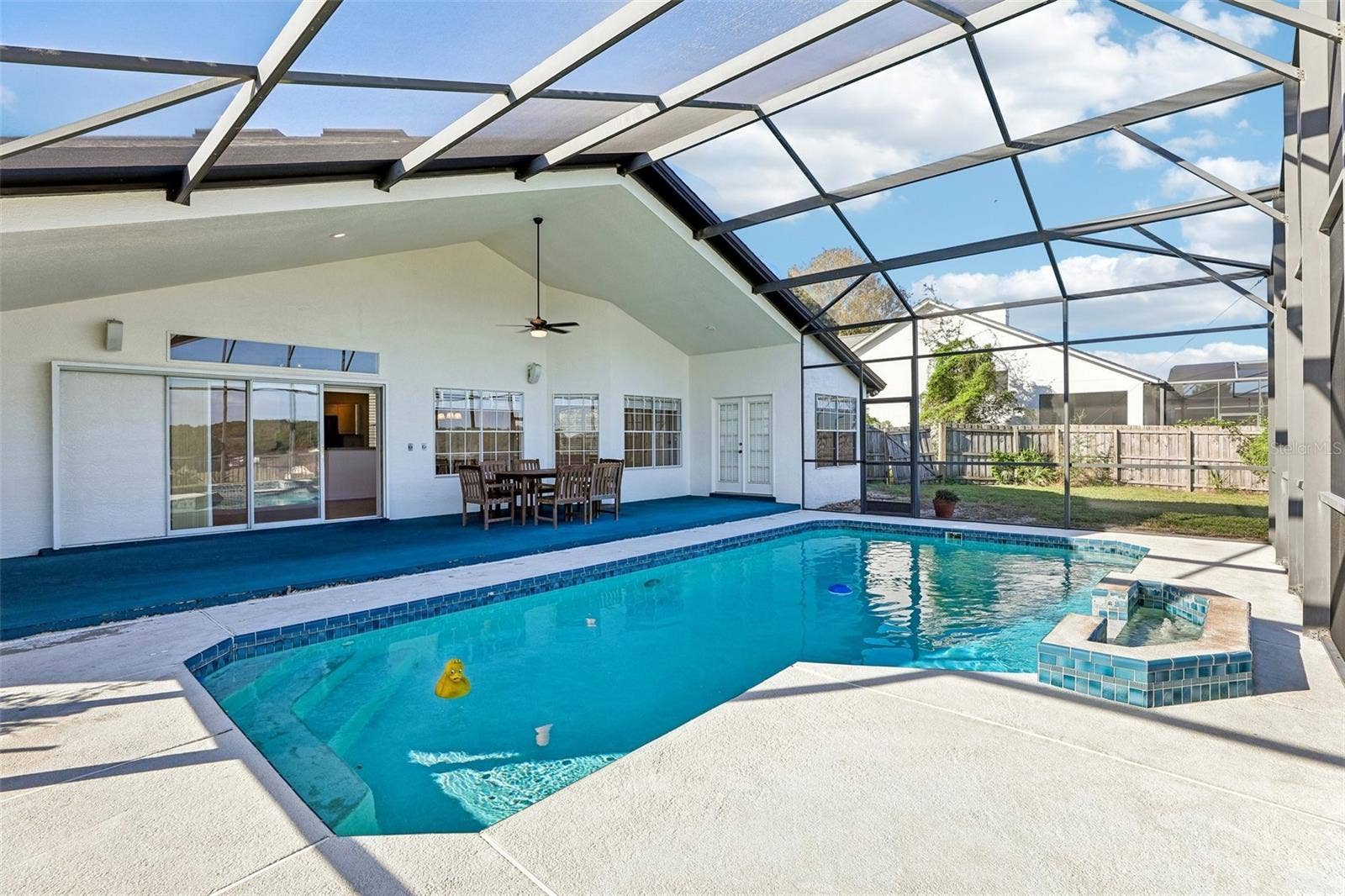 7891 BRIDGESTONE DRIVE, Orlando, FL 32835 Rubber Duck does not convey
