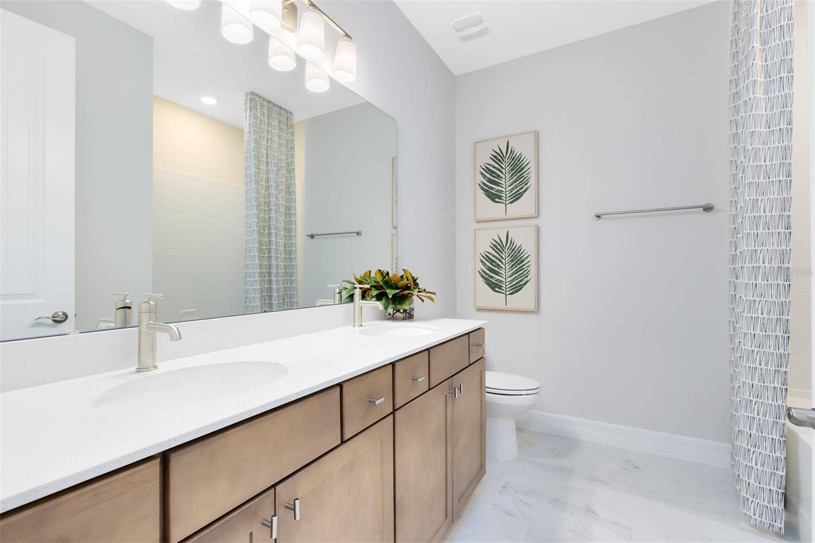 5599 BANYAN BAY ROAD, St Cloud, FL 34771 Model Home Design Only. Pictures and furnishings are for illustrative purposes only. Elevations, colors and options may vary. Furniture is for model home staging only.?