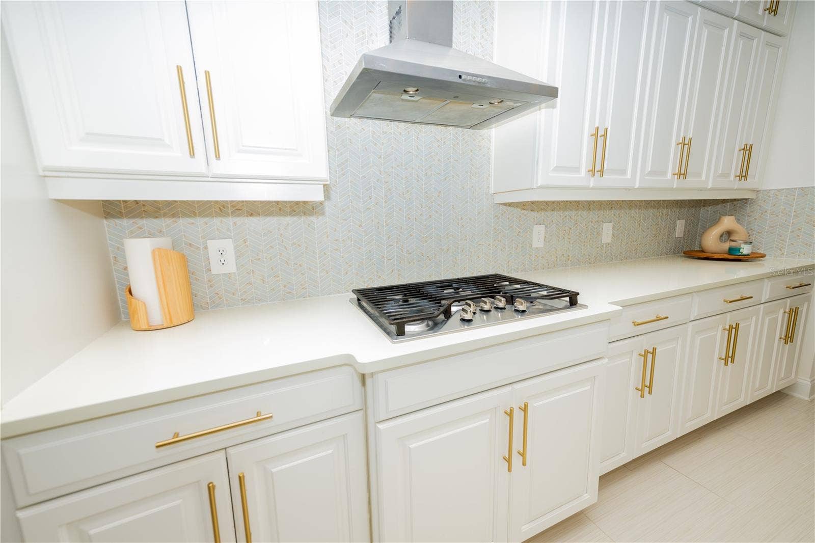 2010 BOSS HEWETT STREET, Oakland, FL 34787 2010 BOSS HEWETT STREET, Oakland, FL 34787