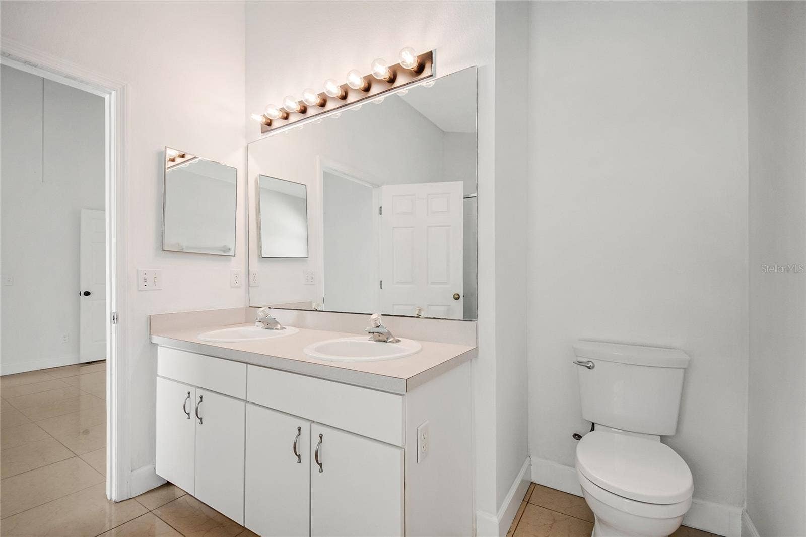 12471 CASTLEMAIN TRAIL, Orlando, FL 32828 MASTER BATH