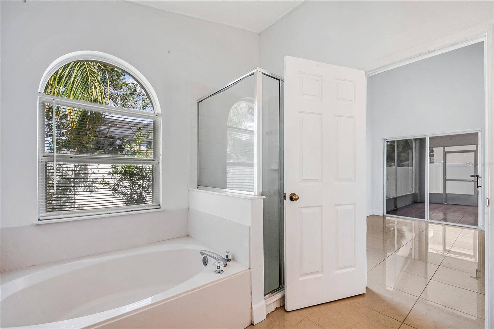 12471 CASTLEMAIN TRAIL, Orlando, FL 32828 MASTER BEDROOM BATH