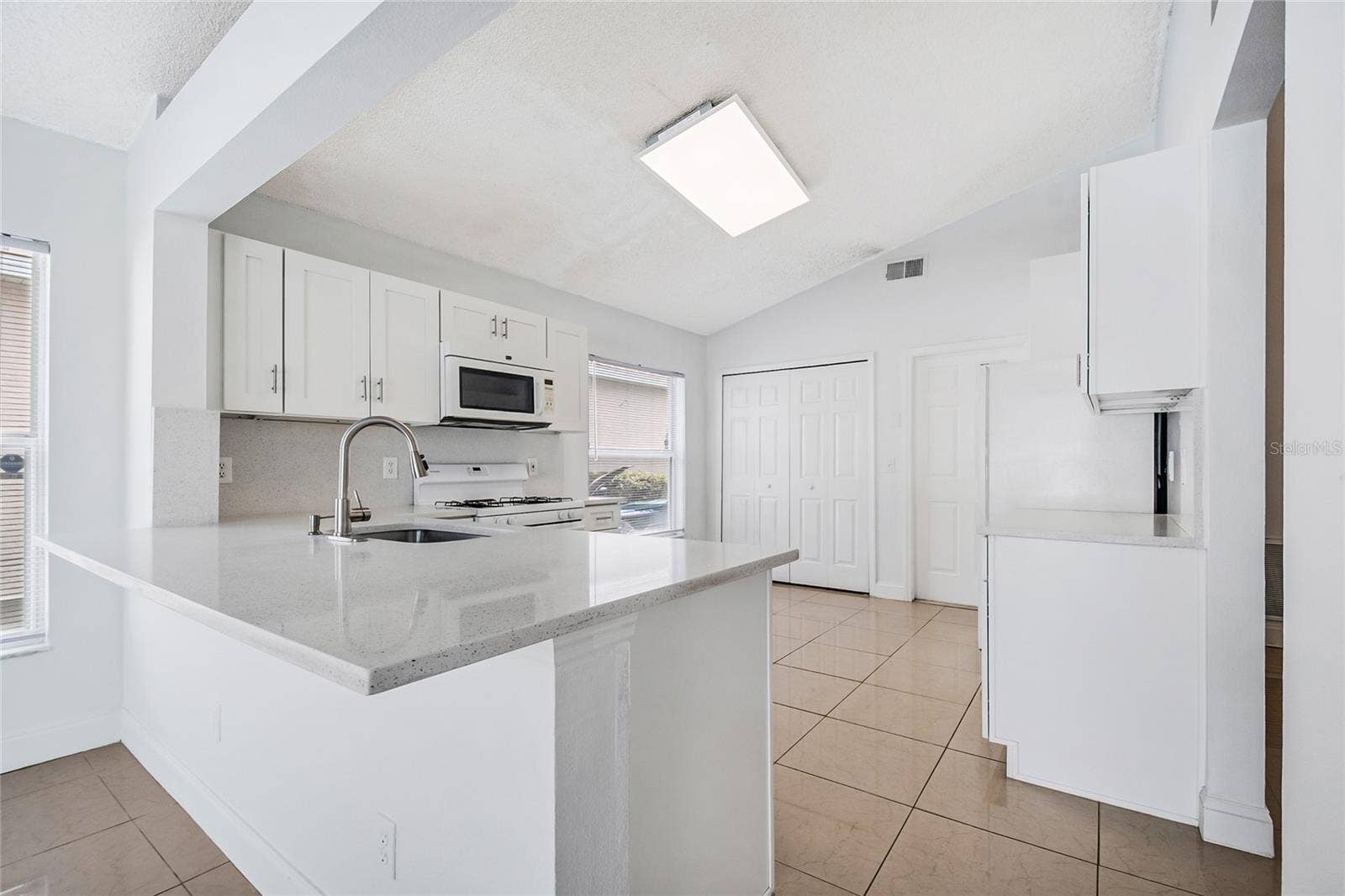 12471 CASTLEMAIN TRAIL, Orlando, FL 32828 12471 CASTLEMAIN TRAIL, Orlando, FL 32828