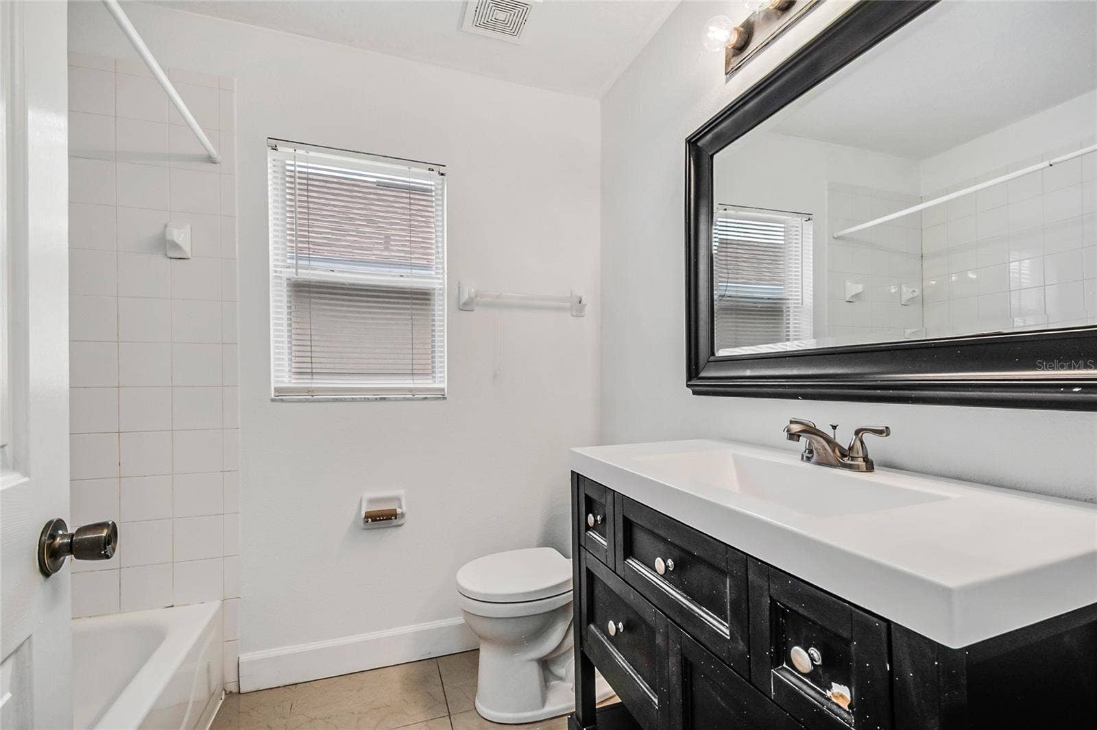 12471 CASTLEMAIN TRAIL, Orlando, FL 32828 BATH 2