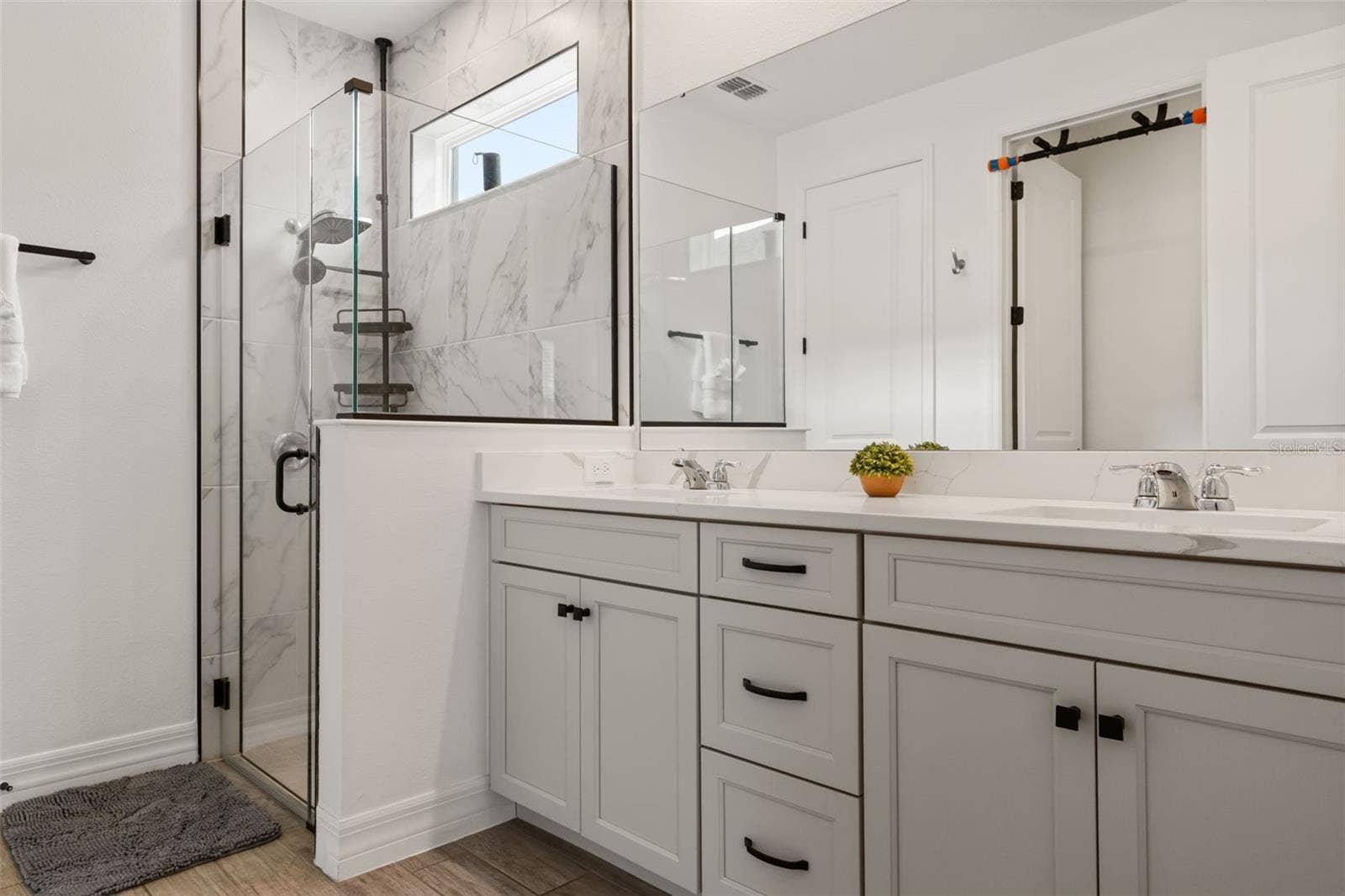 2013 VALENCIA BLOSSOM STREET, Clermont, FL 34711 Primary bathroom