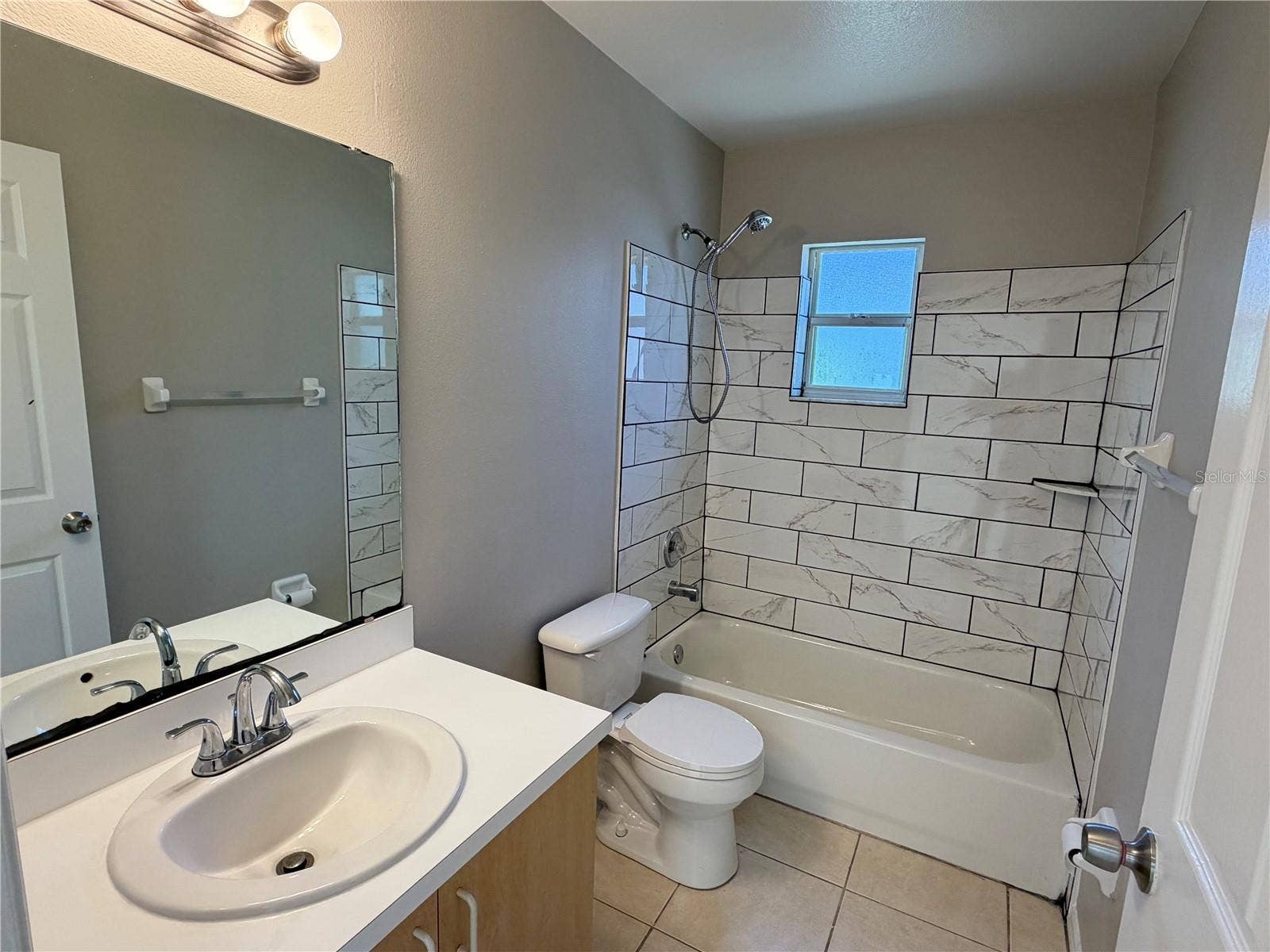1008 VISTA PALMA WAY, Orlando, FL 32825 1008 VISTA PALMA WAY, Orlando, FL 32825