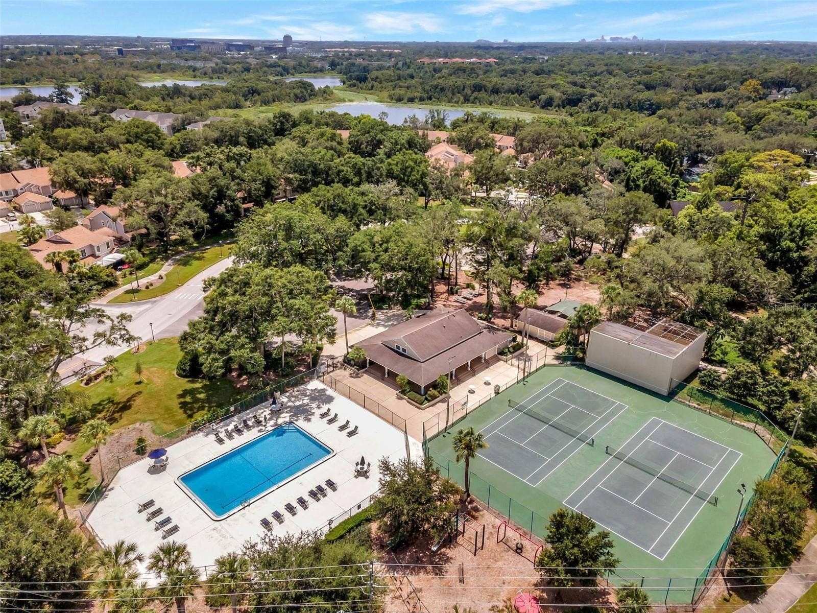 950 WOODROSE COURT, Altamonte Springs, FL 32714 950 WOODROSE COURT, Altamonte Springs, FL 32714