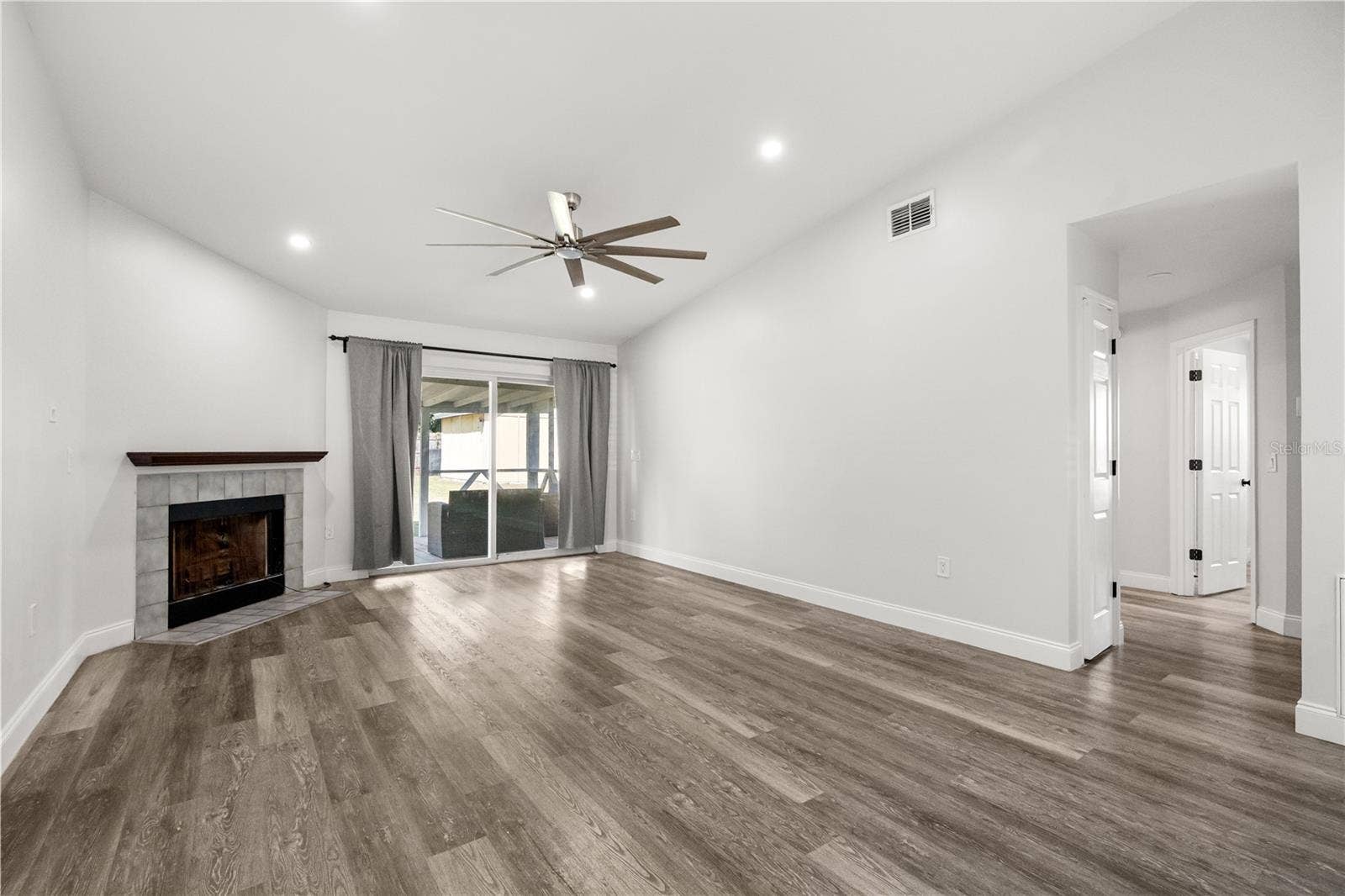 4849 EDEN VIEW COURT, Orlando, FL 32810 4849 EDEN VIEW COURT, Orlando, FL 32810