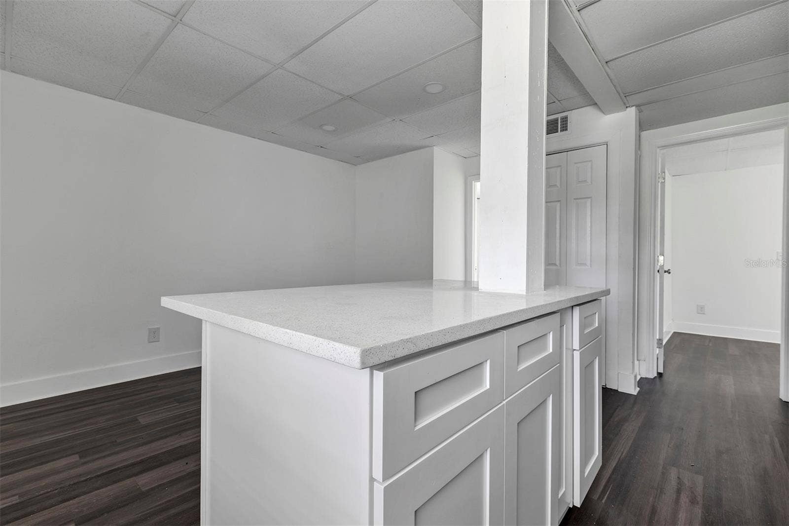 2027 30TH AVENUE N, St Petersburg, FL 33713