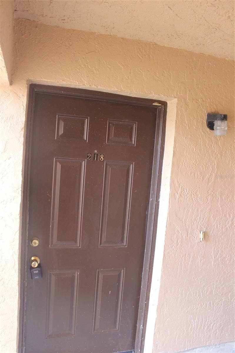 5231 VIA HACIENDA CIRCLE, #B218, Orlando, FL 32839 5231 VIA HACIENDA CIRCLE, #B218, Orlando, FL 32839